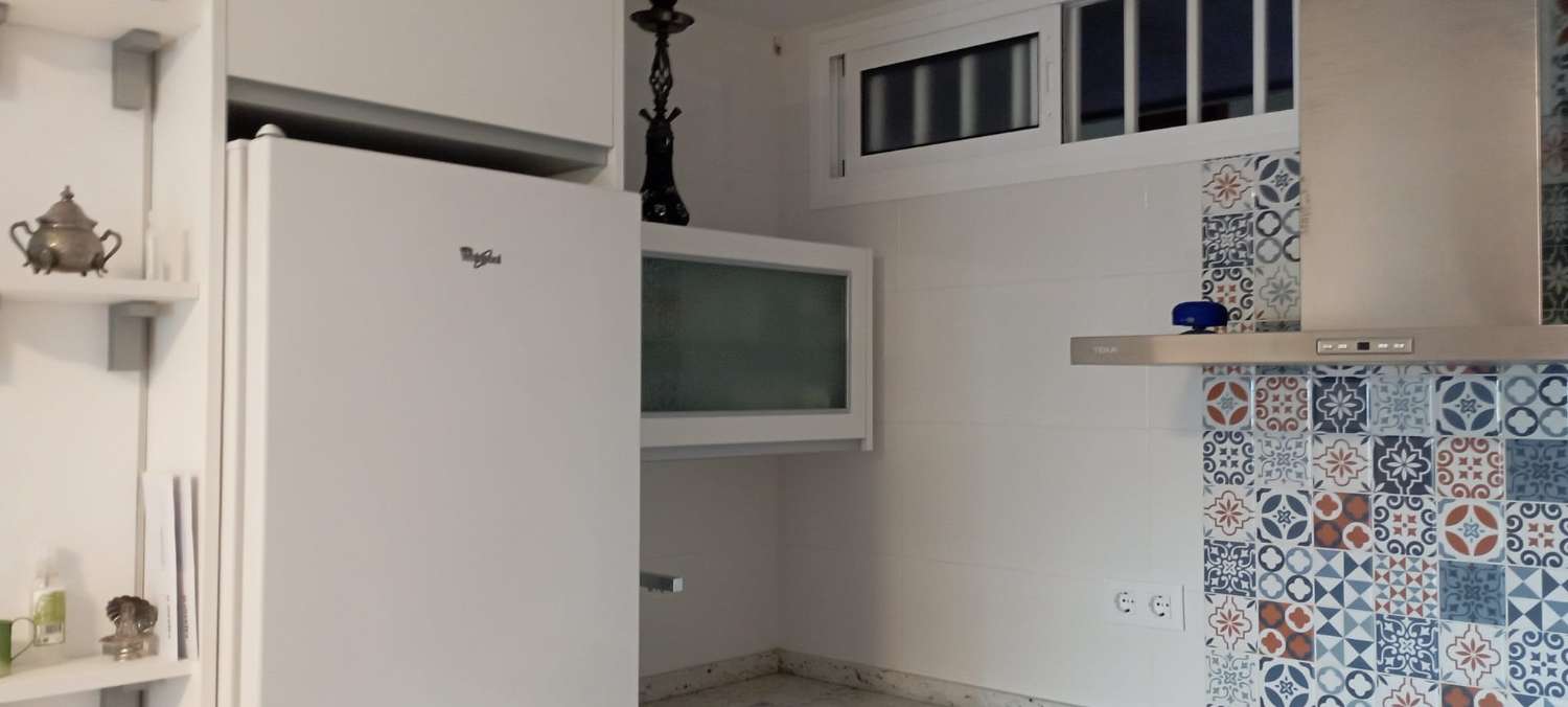 HALF SEASON. FOR RENT FROM 01.09.25 TO 30.06.26 BEAUTIFUL APARTMENT WITH SIDE SEA VIEWS IN FUENGIROLA