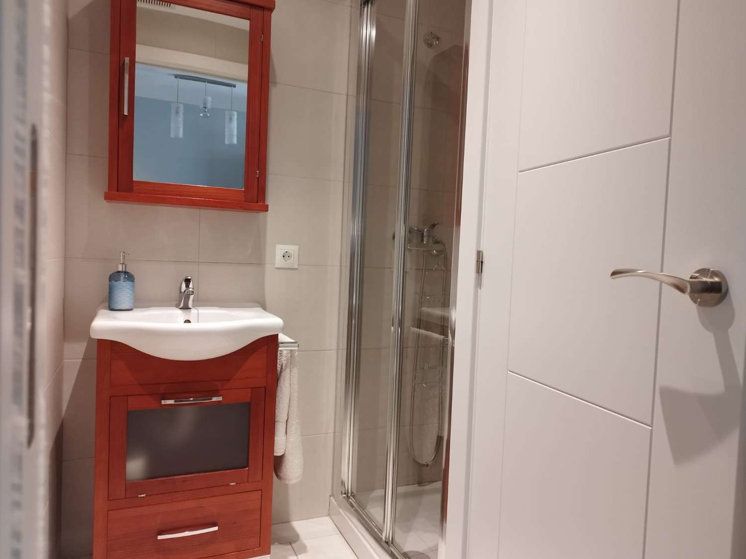 HALF SEASON. FOR RENT FROM 1.9.25-30.6.26 NICE APARTMENT IN LA CARIHUELA (TORREMOLINOS)