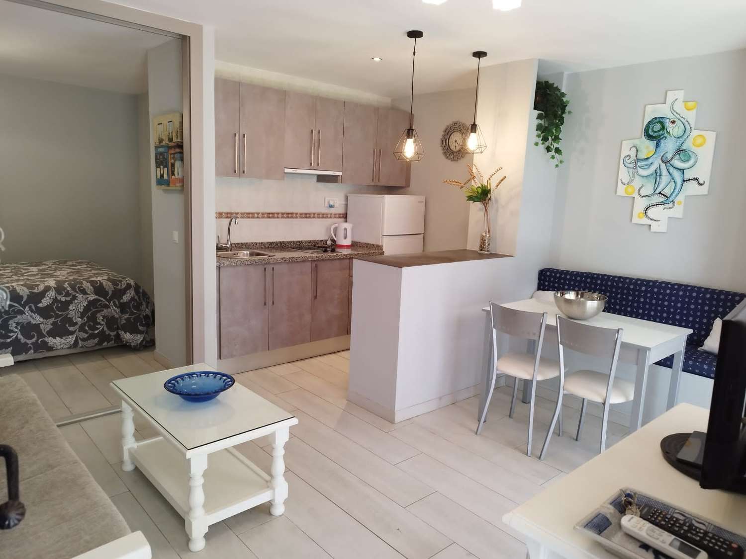 HALF SEASON. FOR RENT FROM 1.9.25-30.6.26 NICE APARTMENT IN LA CARIHUELA (TORREMOLINOS)