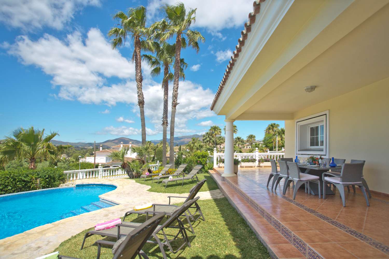 Prächtige Villa zum Verkauf in Mijas Golf