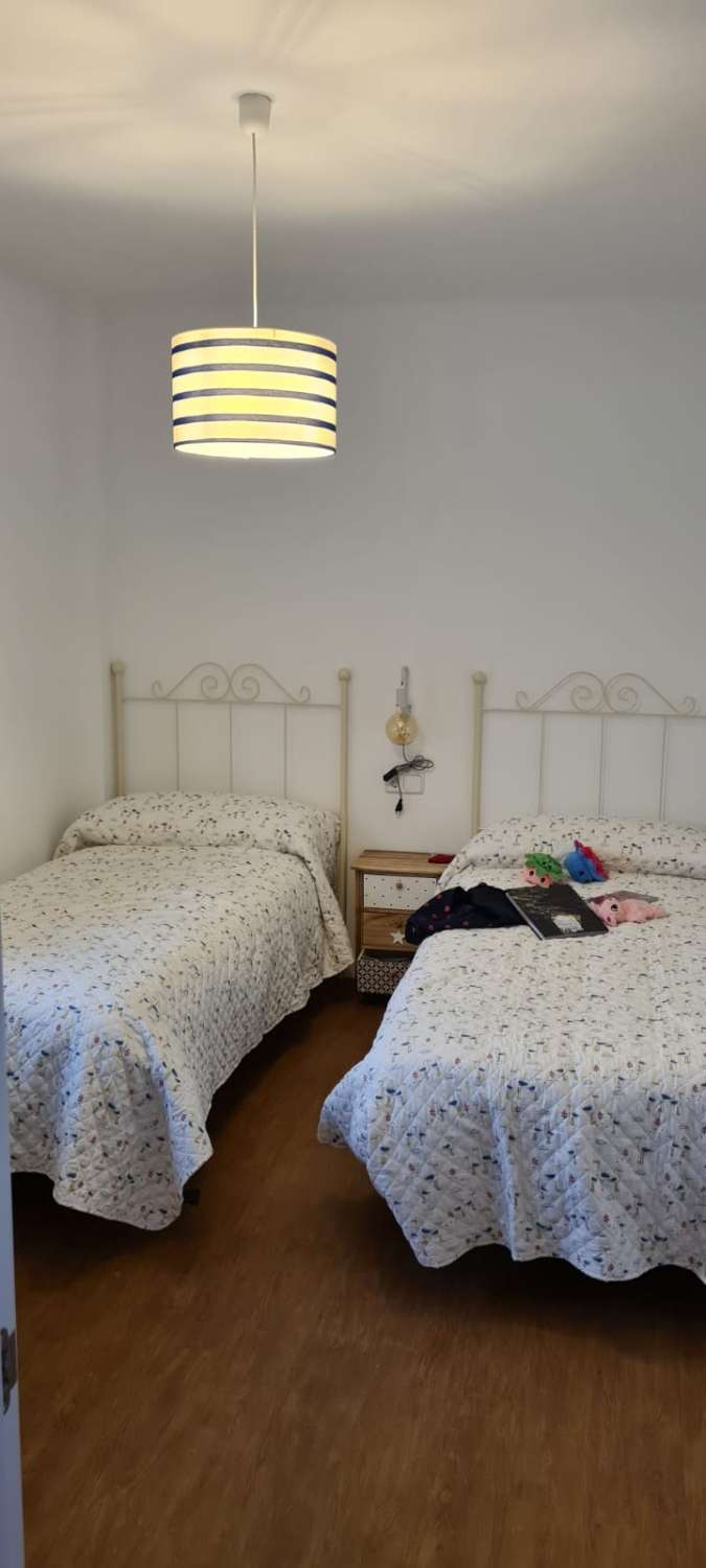 LEID FRA NÅ TIL 30.6.26 OG FRA 1.9.26 TIL 30.6.27 PRAKTFULL LEILIGHET PÅ 1ST LINE BEACH (LOS BOLICHES) FUENGIROLA.