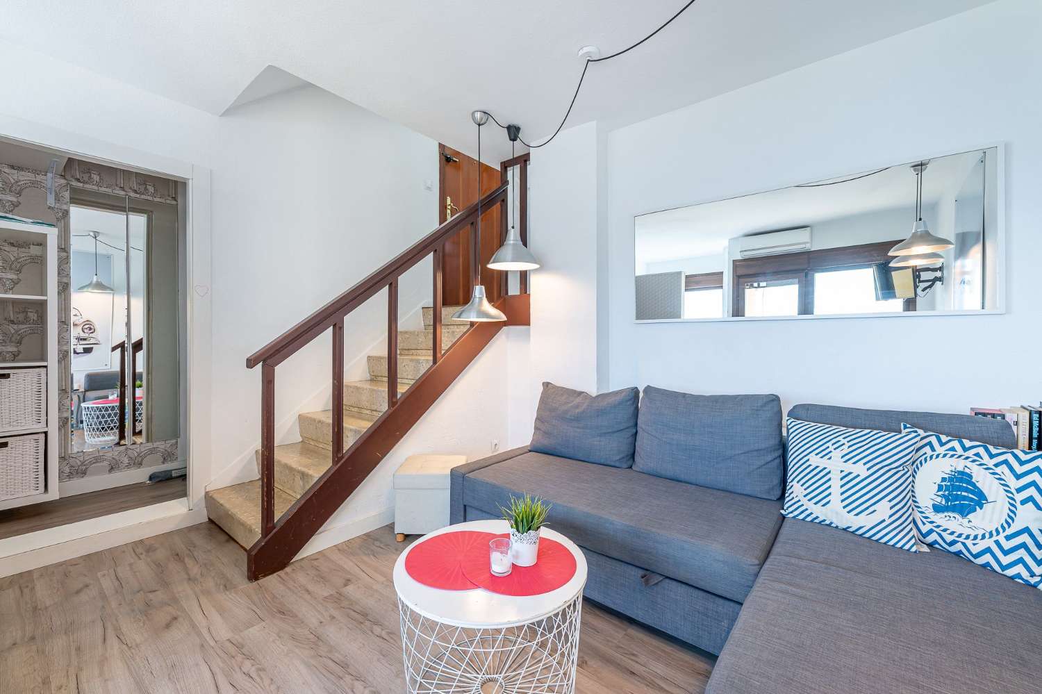 HALF SEASON. IT IS RENTED FROM 01. 09.2025 TO 30.6.26 BEAUTIFUL APARTMENT ON THE 1ST LINE OF THE BEACH IN BENALMADENA