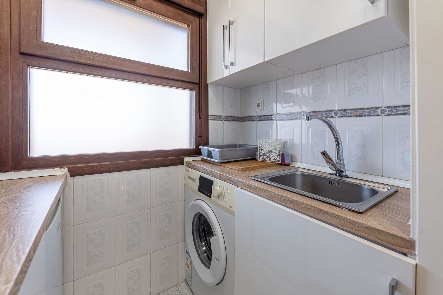 HALF SEASON. IT IS RENTED FROM 01. 09.2025 TO 30.6.26 BEAUTIFUL APARTMENT ON THE 1ST LINE OF THE BEACH IN BENALMADENA