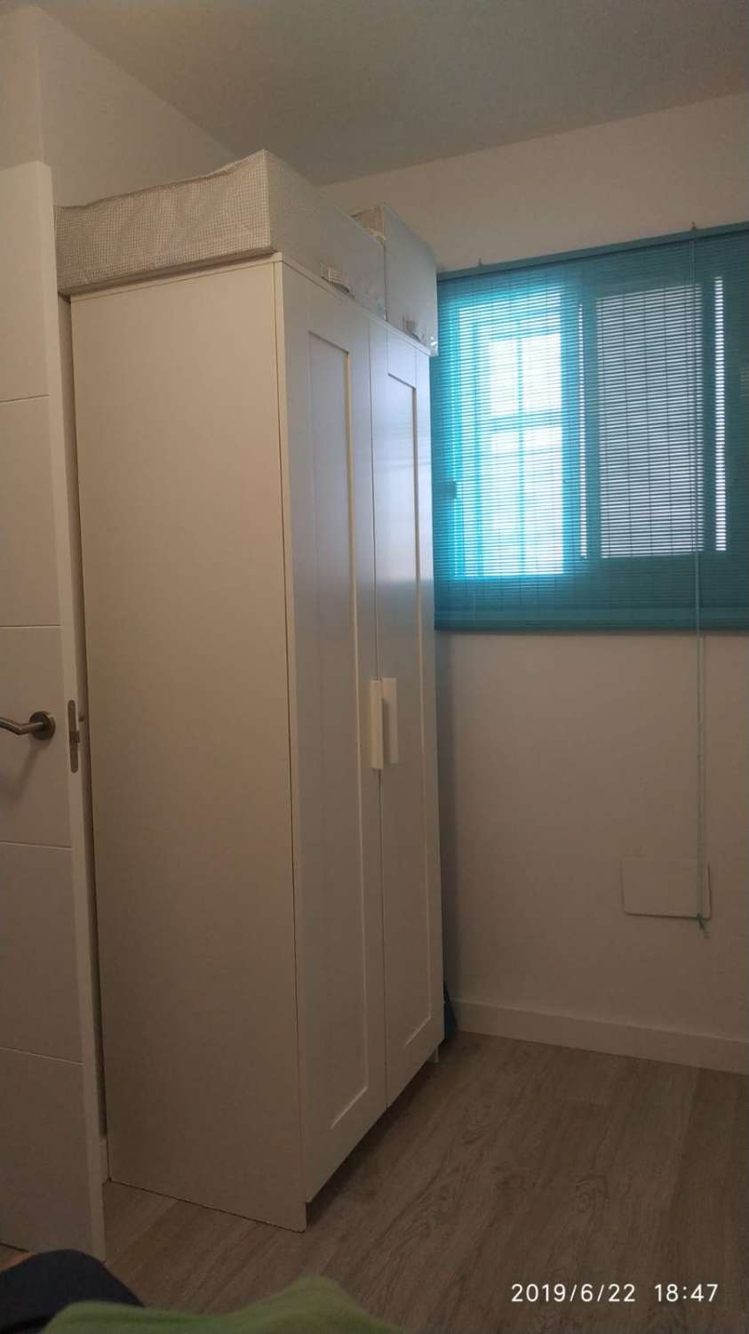 HALV SÄSONG. UTHYRES FRÅN 1.2.26 -31-5.26 TREVLIG LÄGENHET MED HAVSUTSIKT I CENTRUM AV ARROYO DE LA MIEL (BENALMADENA)