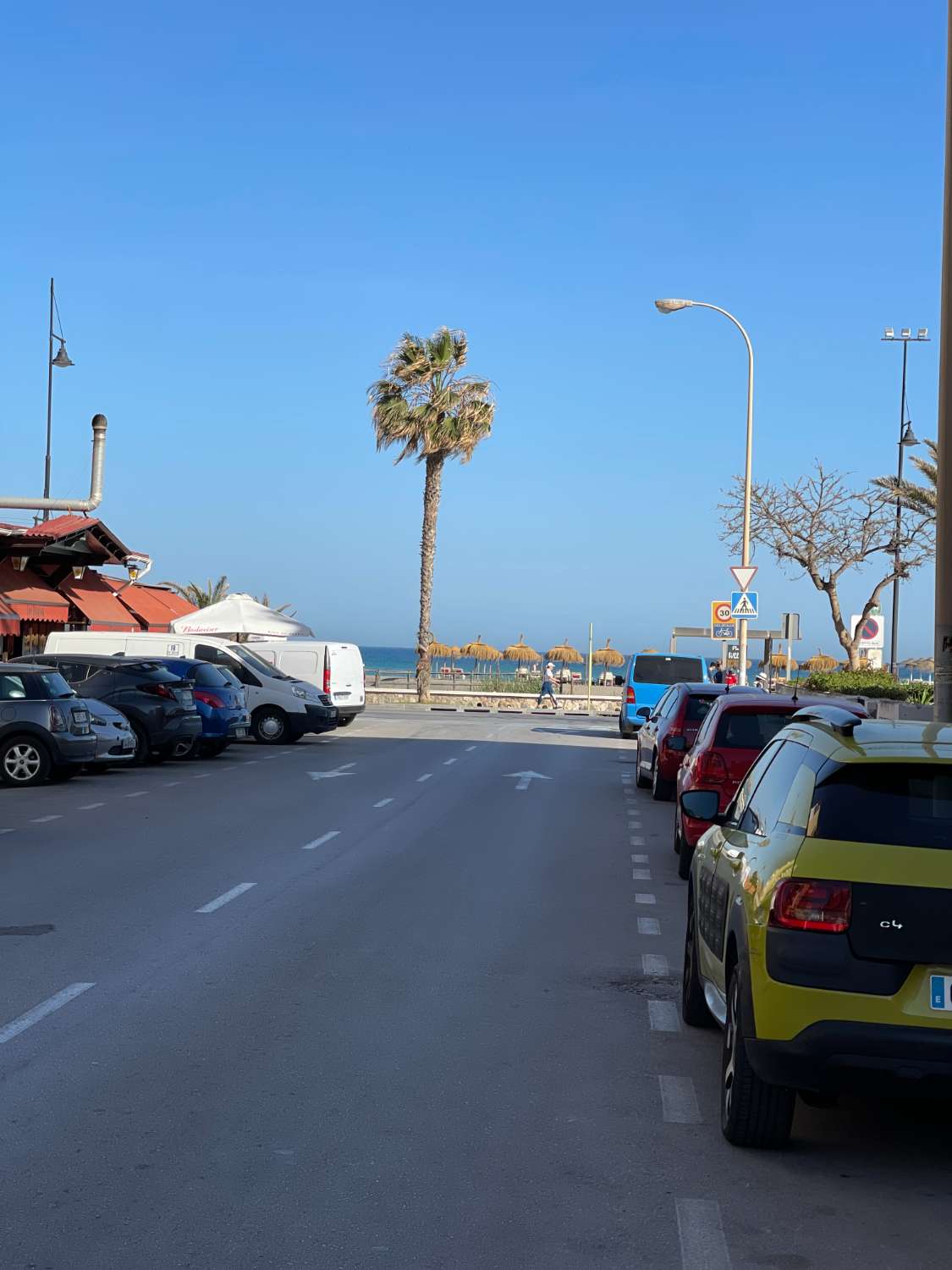 MEDIA TEMPORADA . SE ALQUILA DESDE AHORA HASTA 30.6.25 MAGNIFICO APARTAMENTO EN PLAYAMAR (TORREMOLINOS)