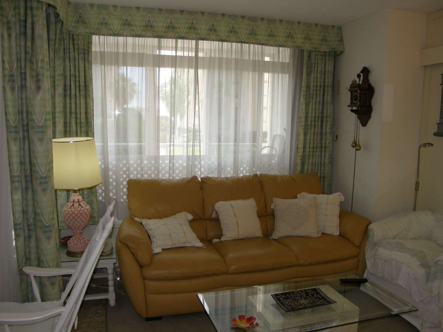 HALF SEIZOEN. MOOI APPARTEMENT TE HUUR MET GEDEELTELIJK ZEEZICHT VAN 1.9.25-30.6.26 IN PLAYAMAR (TORREMOLINOS)