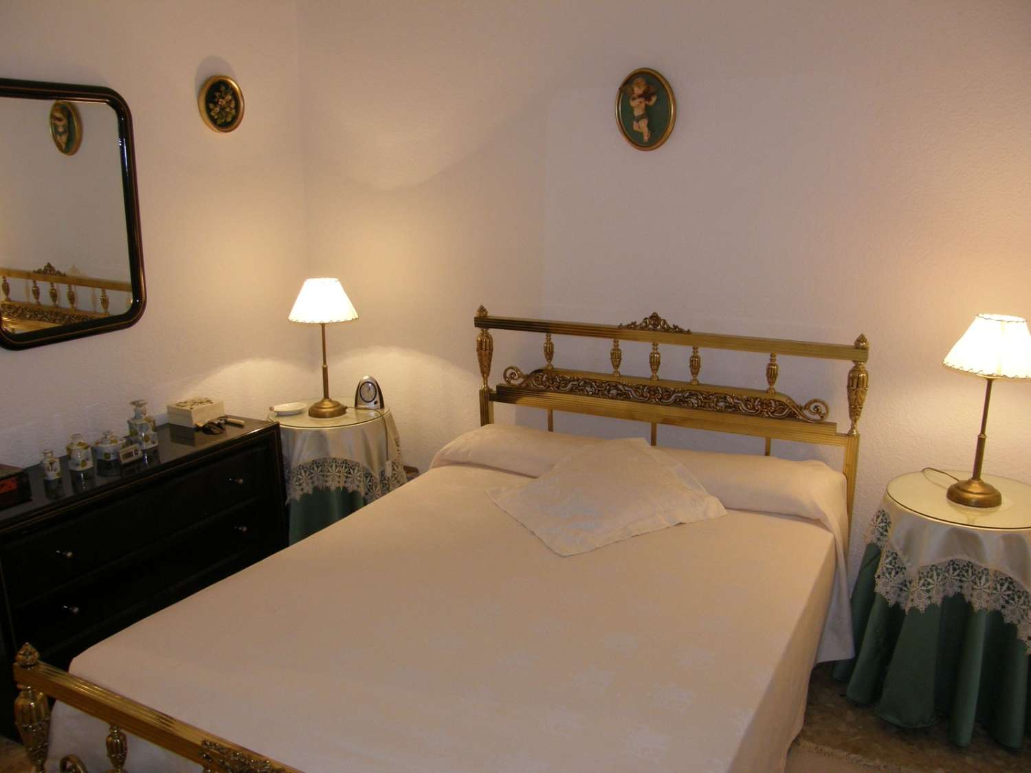 HALF SEIZOEN. MOOI APPARTEMENT TE HUUR MET GEDEELTELIJK ZEEZICHT VAN 1.9.25-30.6.26 IN PLAYAMAR (TORREMOLINOS)