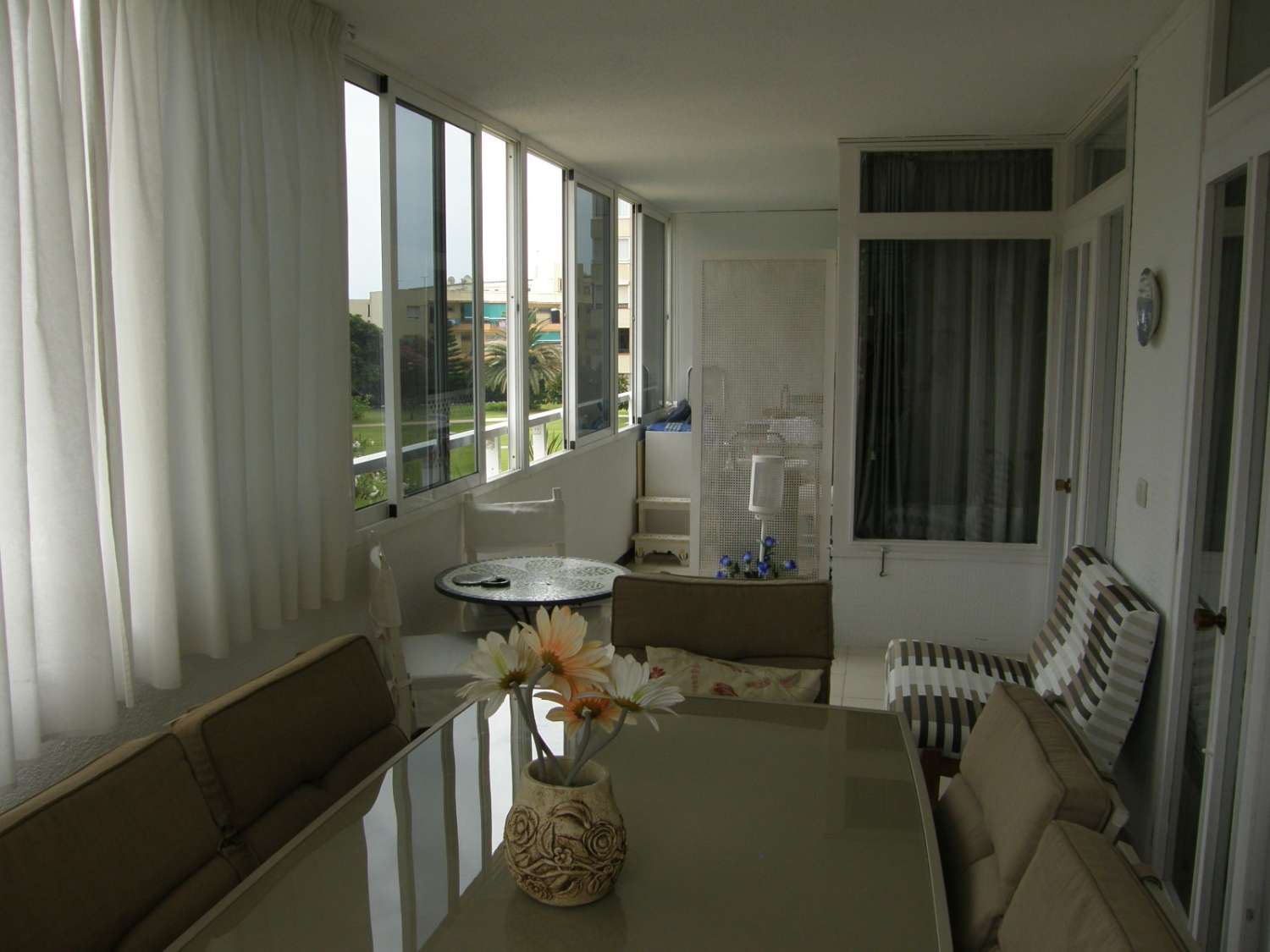 HALF SEIZOEN. MOOI APPARTEMENT TE HUUR MET GEDEELTELIJK ZEEZICHT VAN 1.9.25-30.6.26 IN PLAYAMAR (TORREMOLINOS)