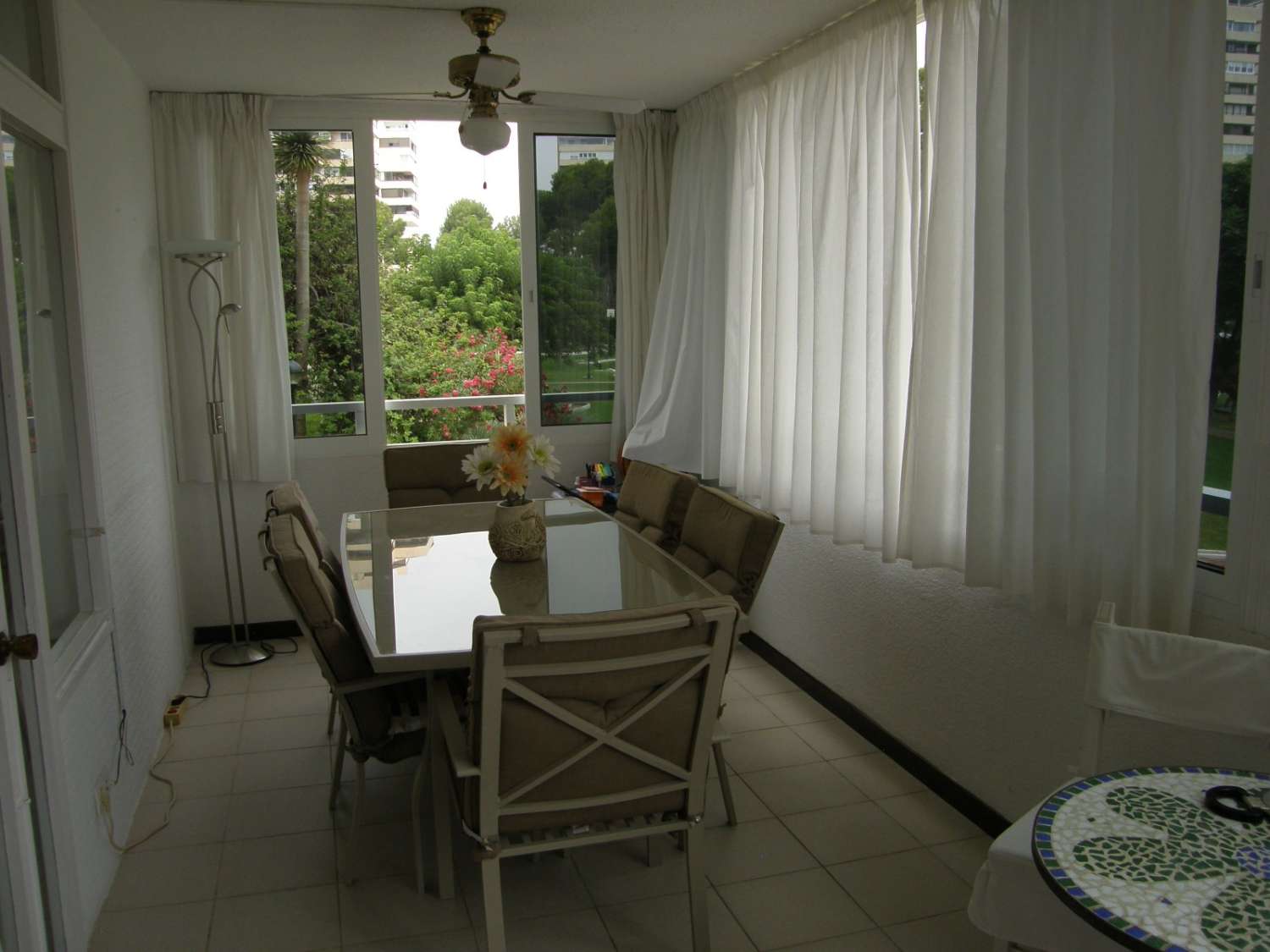 HALF SEIZOEN. MOOI APPARTEMENT TE HUUR MET GEDEELTELIJK ZEEZICHT VAN 1.9.25-30.6.26 IN PLAYAMAR (TORREMOLINOS)