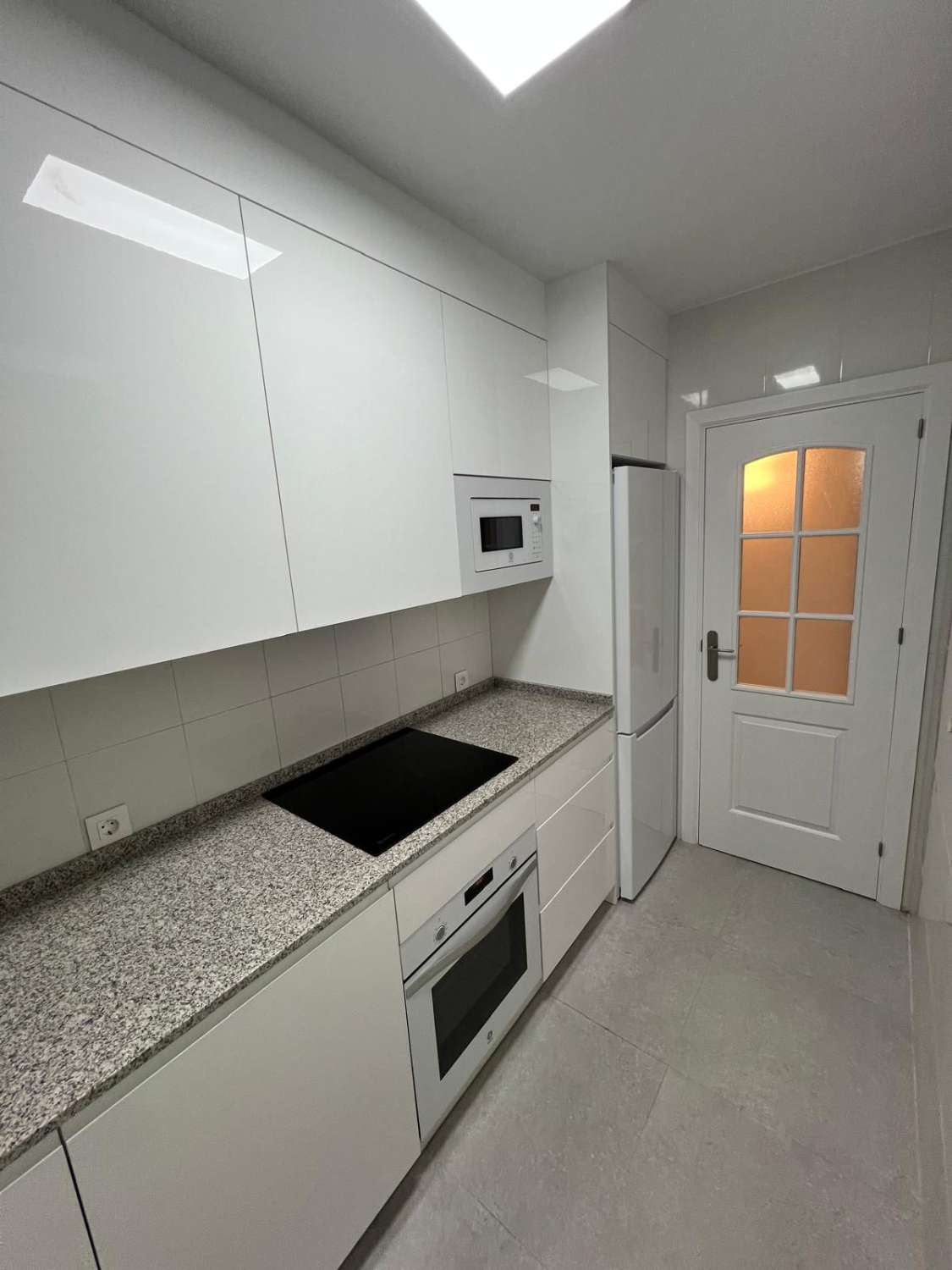HALF SEASON. FOR RENT FROM 1.9.25-30.6-26 MAGNIFICENT APARTMENT WITH SEA VIEWS IN FUENGIROLA