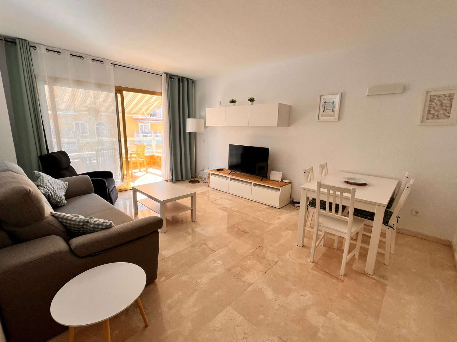 HALF SEASON. FOR RENT FROM 1.9.25-30.6-26 MAGNIFICENT APARTMENT WITH SEA VIEWS IN FUENGIROLA
