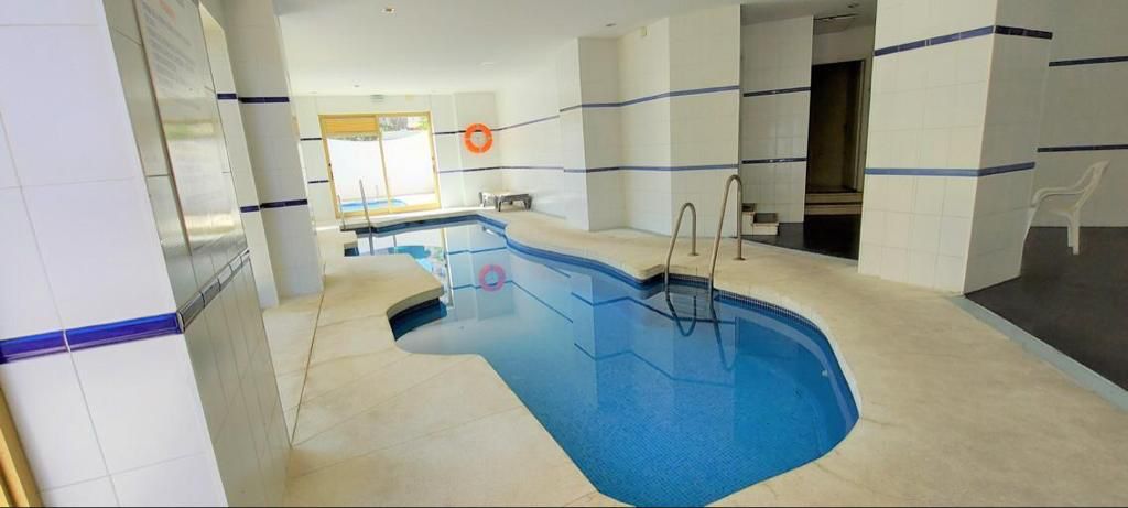 HALBE SAISON. VERMIETET VON 1/10/25 - 31/05/26 WUNDERSCHÖNE WOHNUNG MIT MEERBLICK IN FUENGIROLA