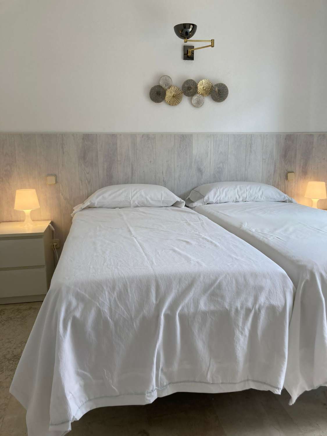 HALBE SAISON. VERMIETET VON 1/10/25 - 31/05/26 WUNDERSCHÖNE WOHNUNG MIT MEERBLICK IN FUENGIROLA