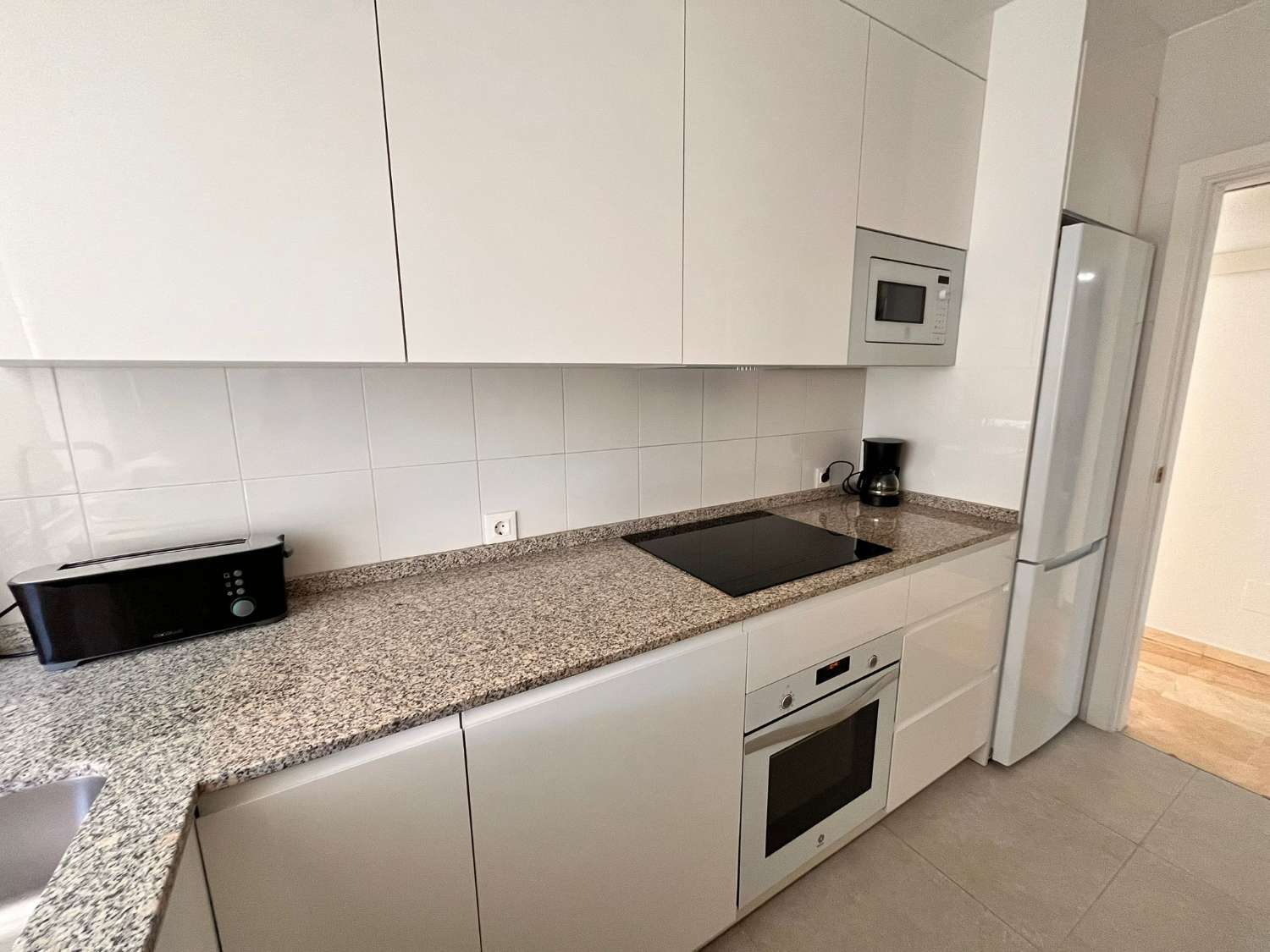 HALF SEASON. FOR RENT FROM 1.9.25-30.6-26 MAGNIFICENT APARTMENT WITH SEA VIEWS IN FUENGIROLA