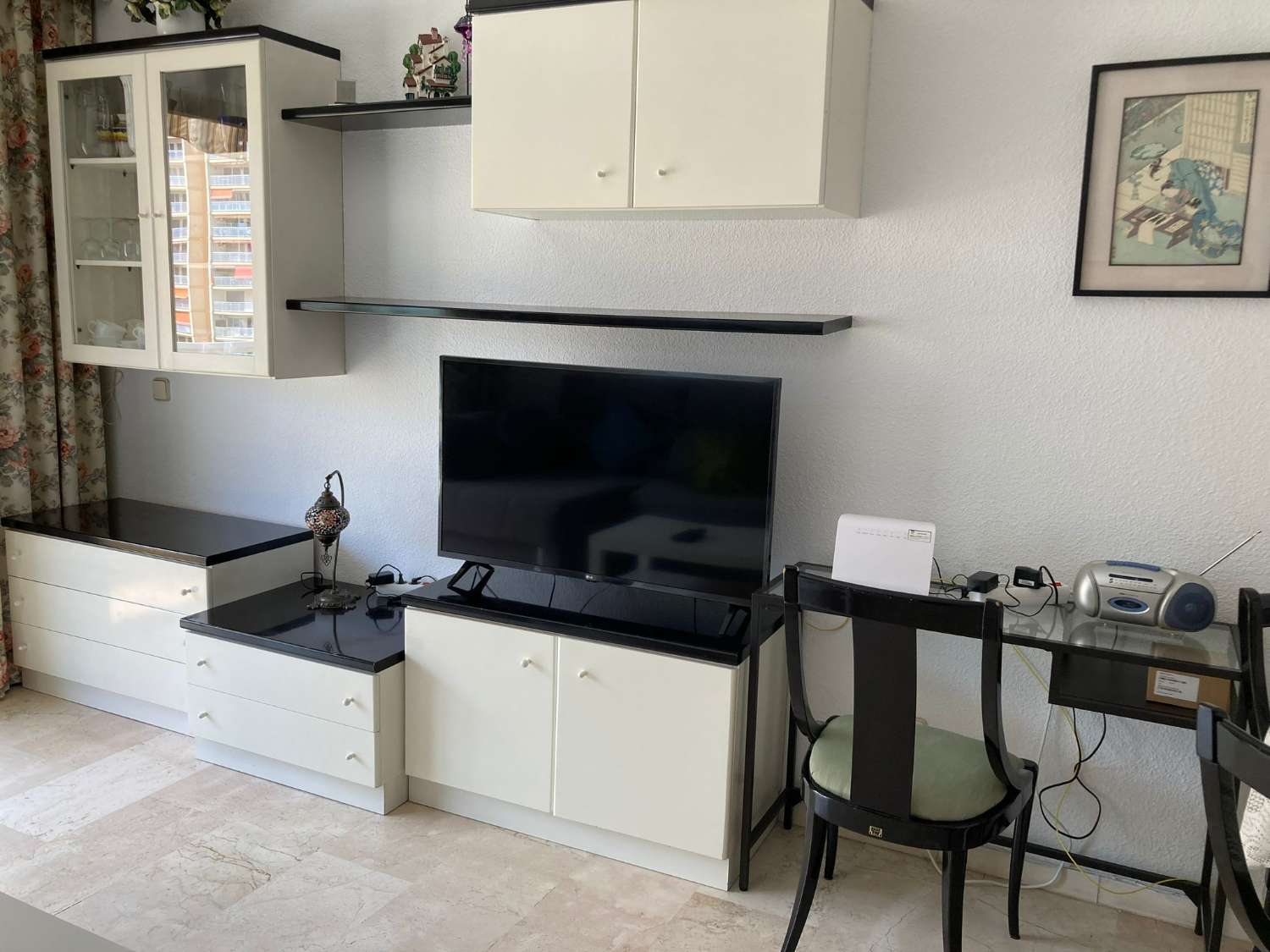 HALBE SAISON. VERMIETET VON 1/10/25 - 31/05/26 WUNDERSCHÖNE WOHNUNG MIT MEERBLICK IN FUENGIROLA