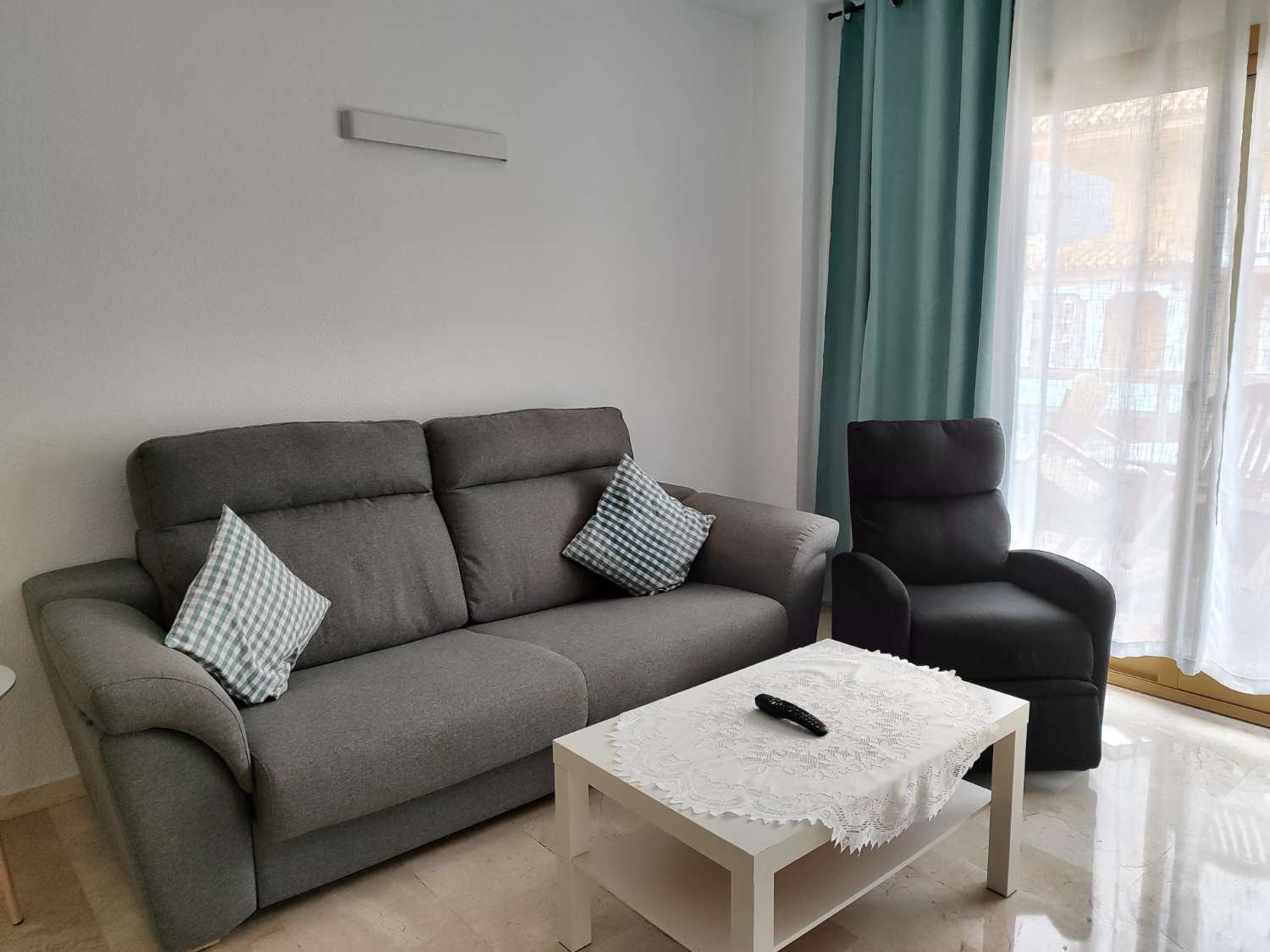 HALBE SAISON. VERMIETET VON 1/10/25 - 31/05/26 WUNDERSCHÖNE WOHNUNG MIT MEERBLICK IN FUENGIROLA