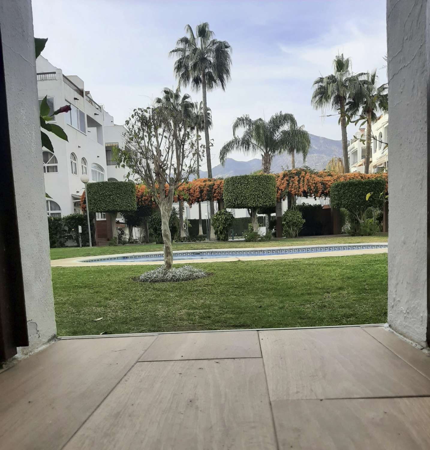 HALV SESONG. FIN LEILIGHET I FØRSTE ETASJE TIL LEIE FRA 2.5.25-30.6,25 OG FRA 1.9.25-30.6.26 ENBENALMADENA