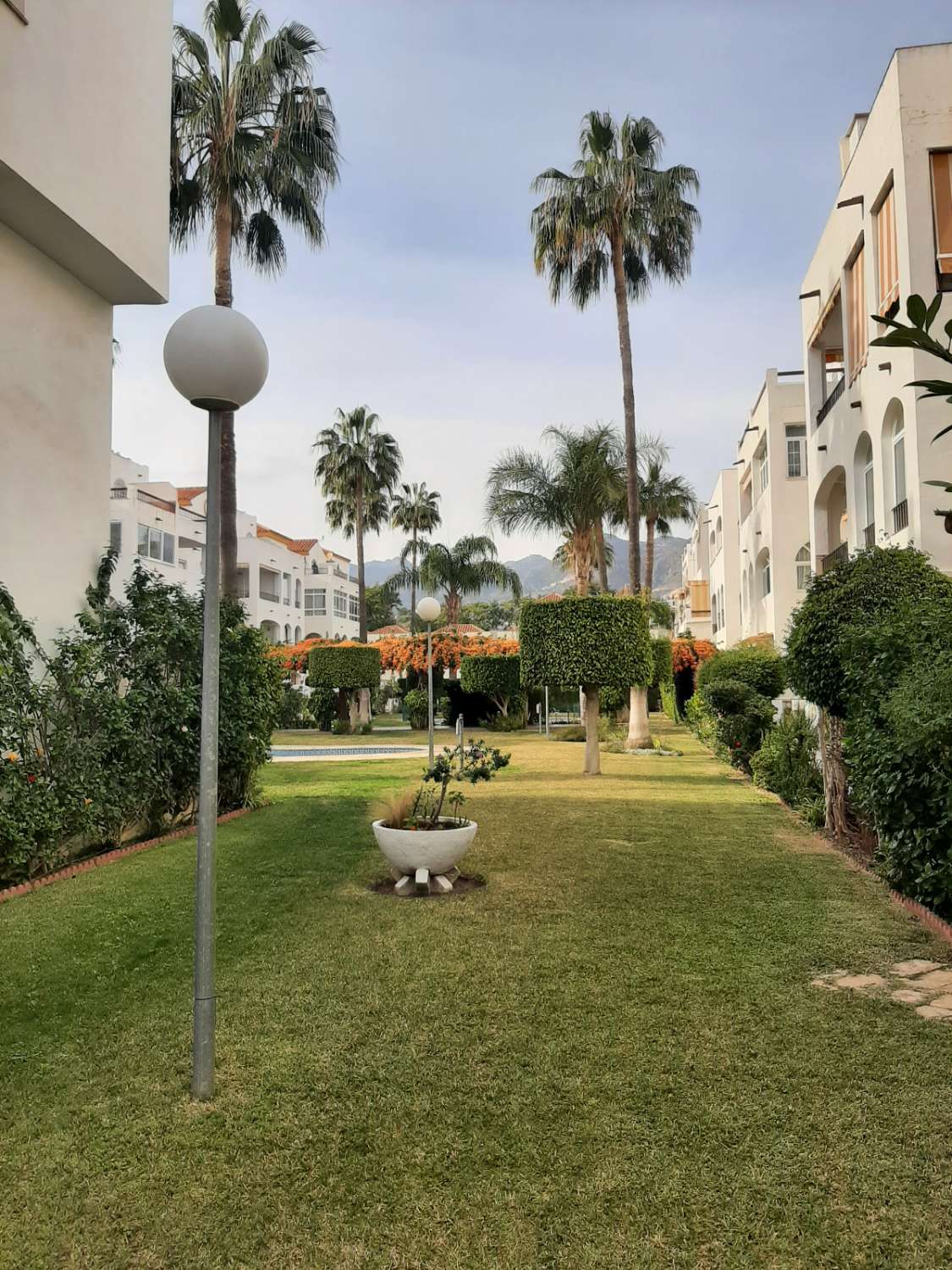 HALV SESONG. FIN LEILIGHET I FØRSTE ETASJE TIL LEIE FRA 2.5.25-30.6,25 OG FRA 1.9.25-30.6.26 ENBENALMADENA