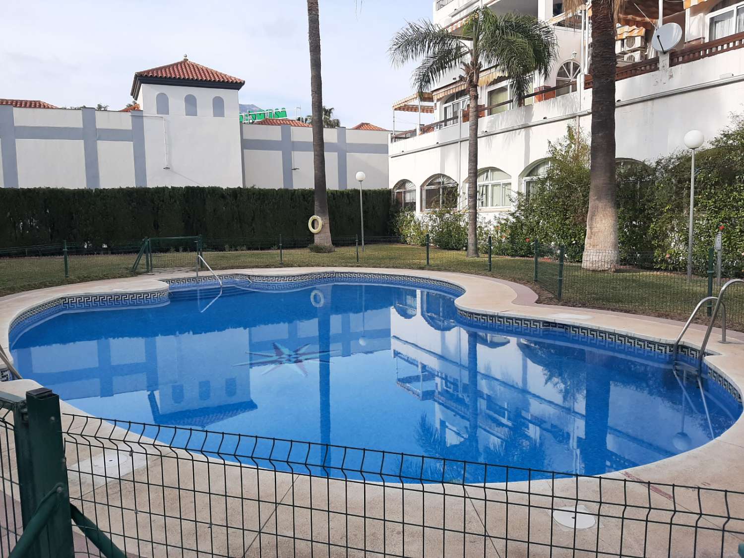 HALV SESONG. FIN LEILIGHET I FØRSTE ETASJE TIL LEIE FRA 2.5.25-30.6,25 OG FRA 1.9.25-30.6.26 ENBENALMADENA