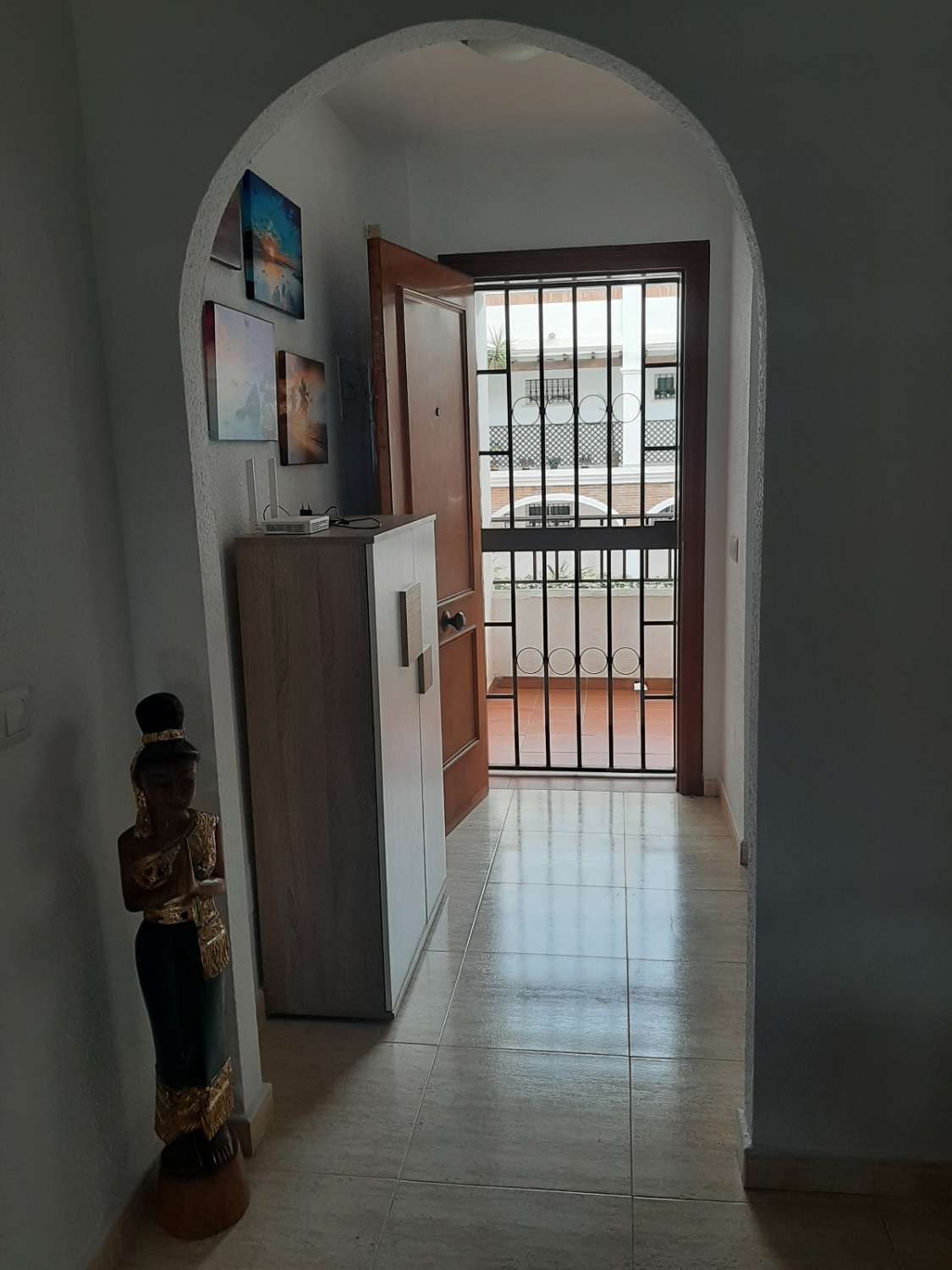 HALV SESONG. FIN LEILIGHET I FØRSTE ETASJE TIL LEIE FRA 2.5.25-30.6,25 OG FRA 1.9.25-30.6.26 ENBENALMADENA