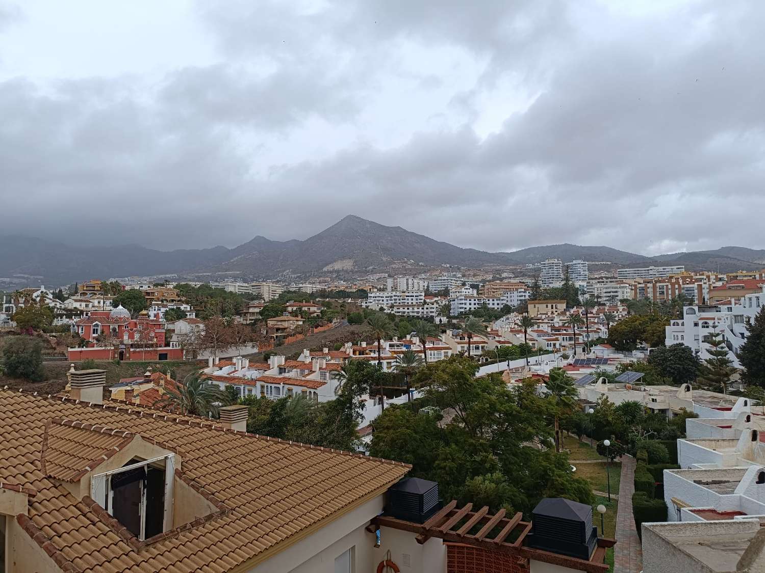 MID-SEASON LEILIGHET TIL LEIE til 30/06/2024 I BENALMÁDENA COSTA
