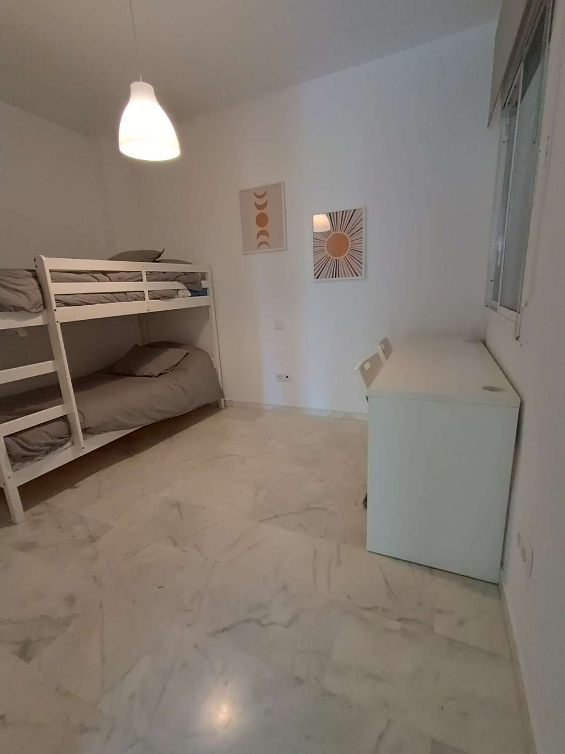 MIDDEN SEIZOEN. PRACHTIG APPARTEMENT TE HUUR IN DE OMGEVING VAN CABOPINO MET UITZICHT OP ZEE (MARBELLA)