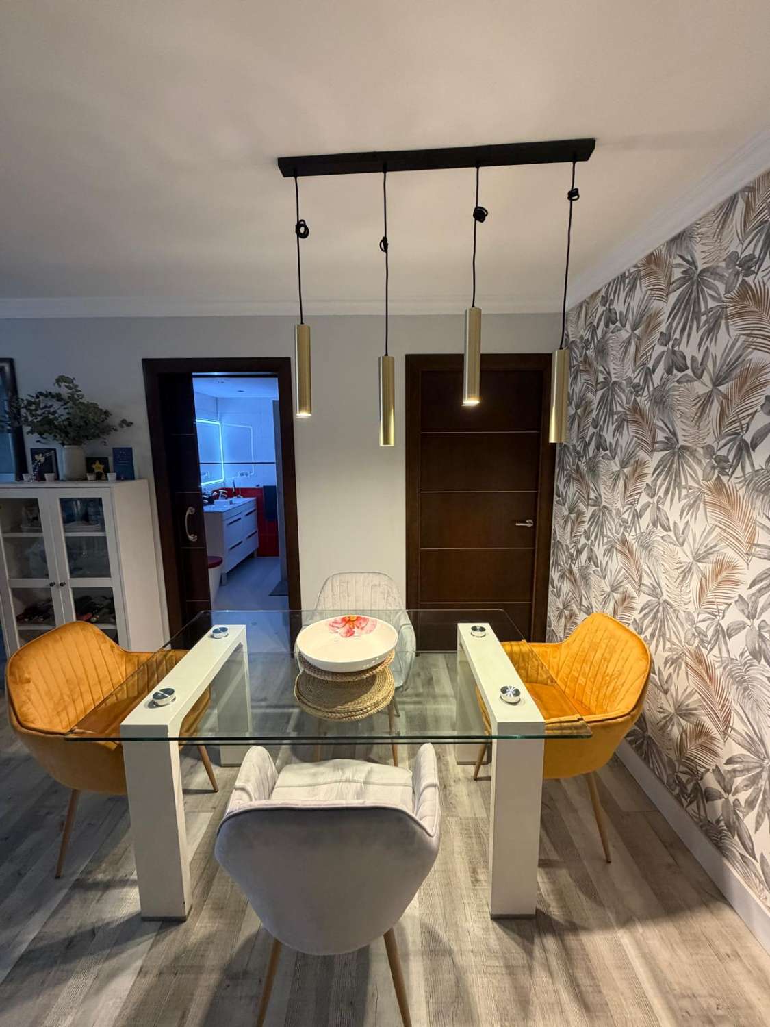 MEZZA STAGIONE. IN AFFITTO DAL 1.10.26 AL 31.05.27 MAGNIFICO APPARTAMENTO CON VISTA SUL MARE A BAJONDILLO (TORREMOLINOS)