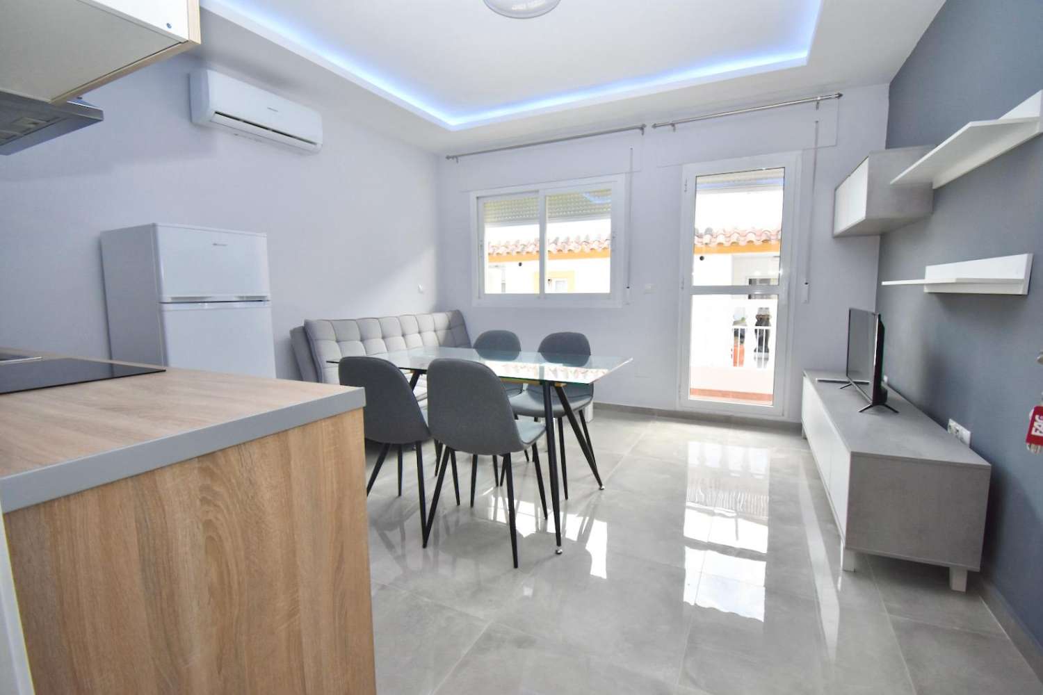 MEZZA STAGIONE. IN AFFITTO DAL 01.09.25-30.06.26 GRAZIOSO APPARTAMENTO MODERNO NELLA ZONA DI LAS LAGUNAS (FUENGIROLA)