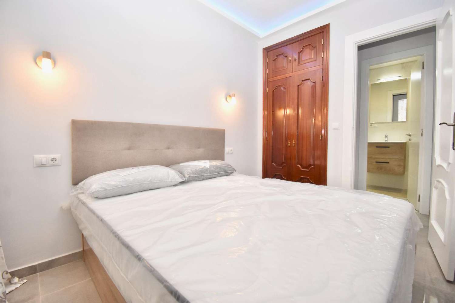 MEZZA STAGIONE. IN AFFITTO DAL 01.09.25-30.06.26 GRAZIOSO APPARTAMENTO MODERNO NELLA ZONA DI LAS LAGUNAS (FUENGIROLA)