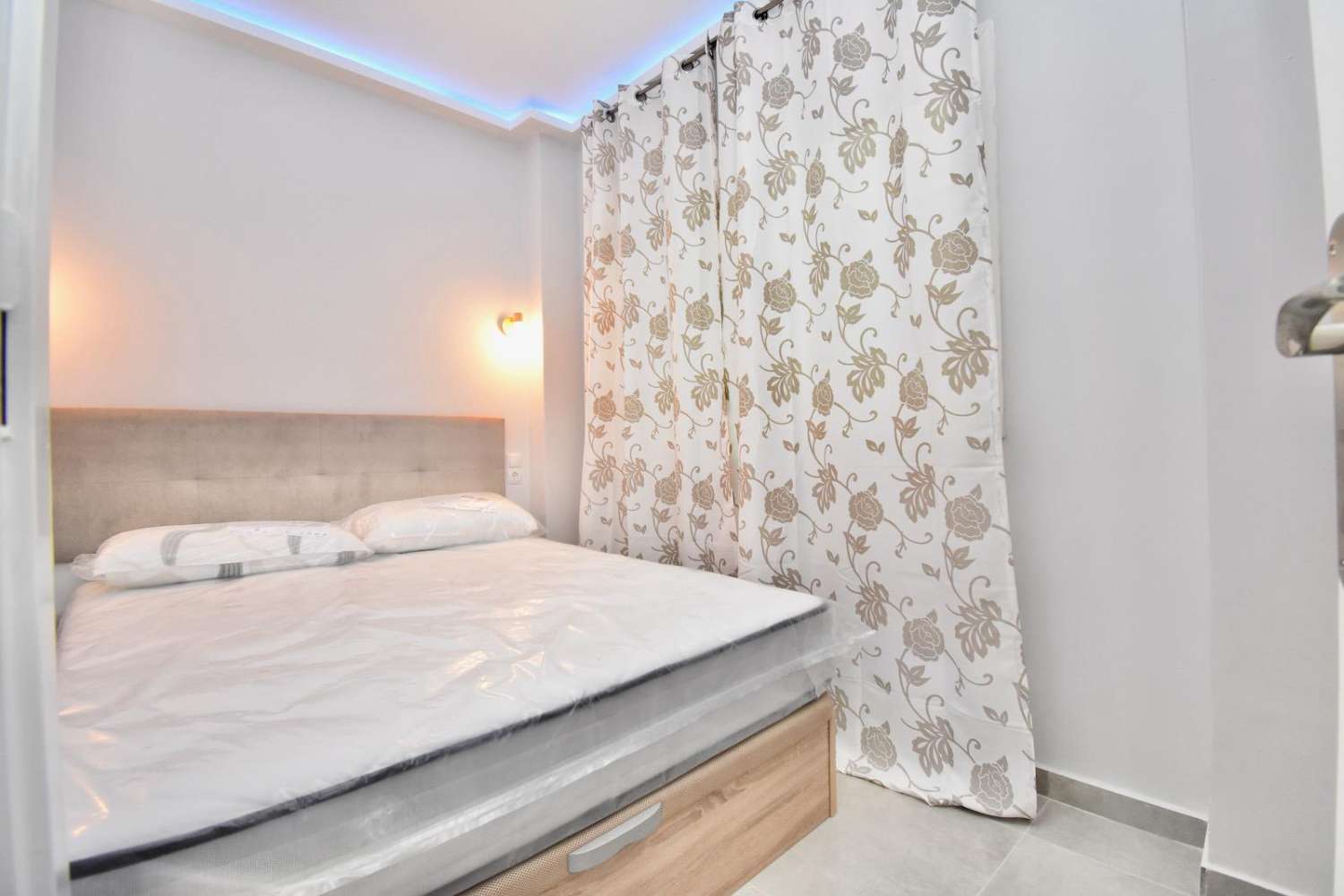 MEZZA STAGIONE. IN AFFITTO DAL 01.09.25-30.06.26 GRAZIOSO APPARTAMENTO MODERNO NELLA ZONA DI LAS LAGUNAS (FUENGIROLA)