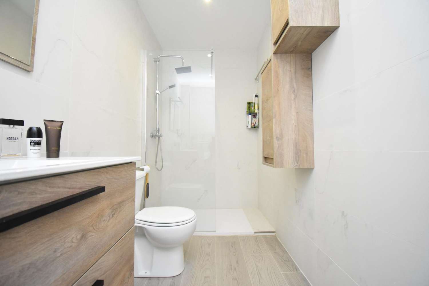 MEZZA STAGIONE. IN AFFITTO DAL 01.09.25-30.06.26 GRAZIOSO APPARTAMENTO MODERNO NELLA ZONA DI LAS LAGUNAS (FUENGIROLA)