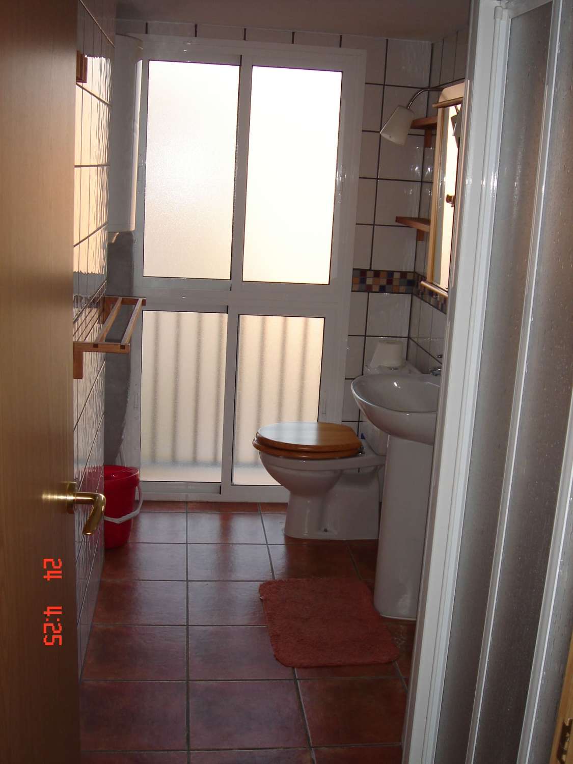 MEZZA STAGIONE. In affitto dal 01/9/25 - 30/06/26 Grazioso appartamento sulla spiaggia di 1a linea con vista sul mare a Playamar (Torremolinos)