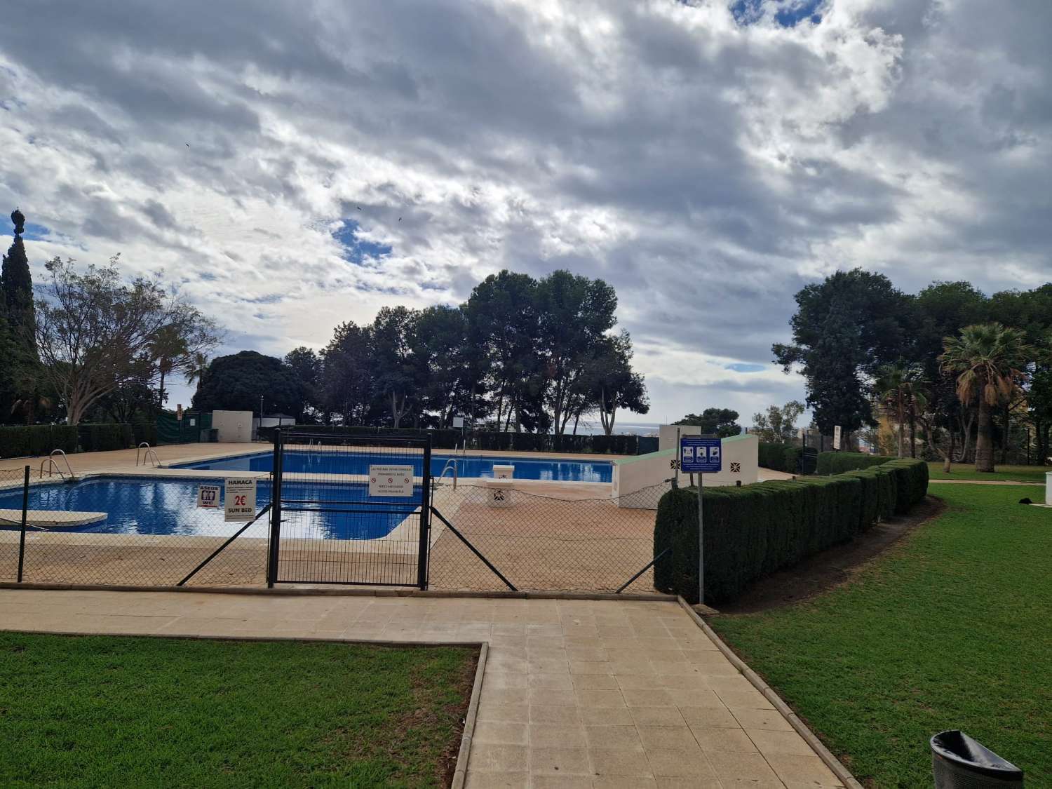 AFFITTATO DAL 27/02/25 AL 18/4/25 E DAL 01/10/25 AL 31/05/26 GRAZIOSO E LUMINOSO APPARTAMENTO A BENALMADENA CON PATIO