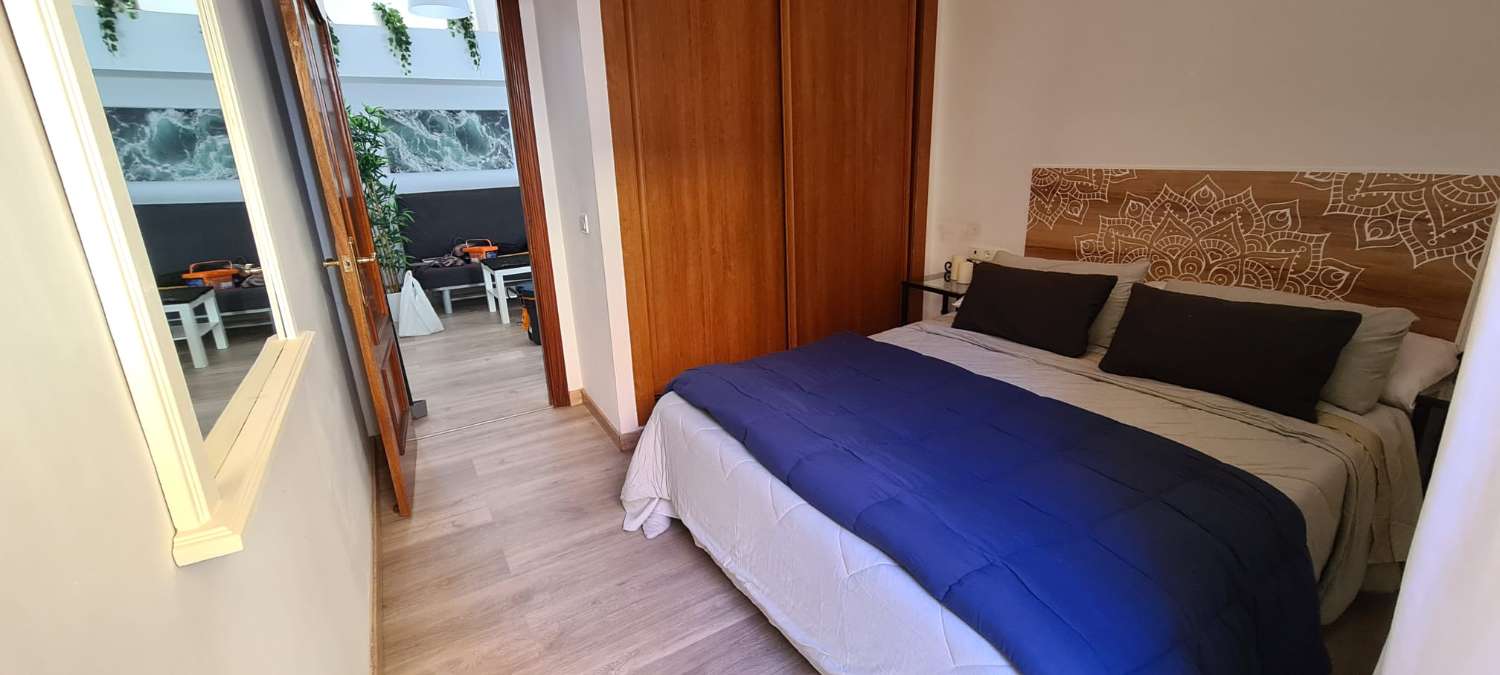 AFFITTATO DAL 27/02/25 AL 18/4/25 E DAL 01/10/25 AL 31/05/26 GRAZIOSO E LUMINOSO APPARTAMENTO A BENALMADENA CON PATIO