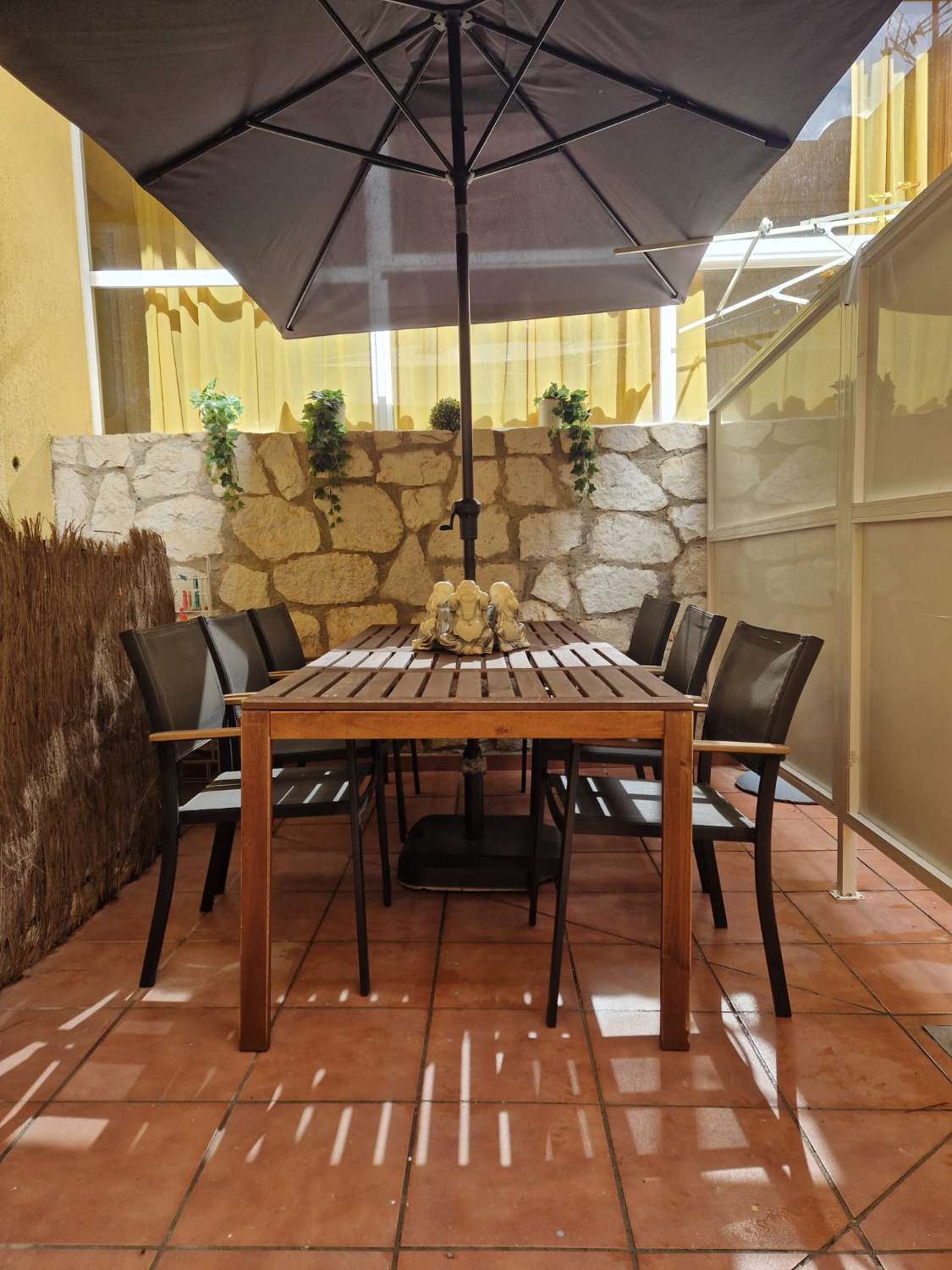 AFFITTATO DAL 27/02/25 AL 18/4/25 E DAL 01/10/25 AL 31/05/26 GRAZIOSO E LUMINOSO APPARTAMENTO A BENALMADENA CON PATIO