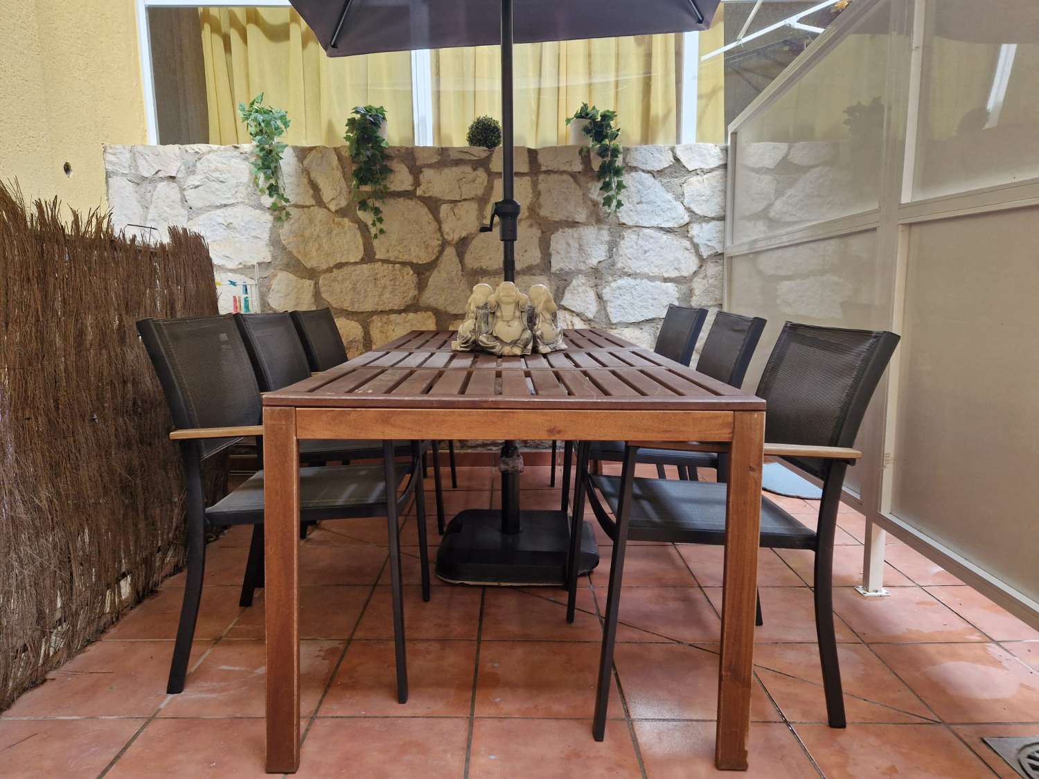 AFFITTATO DAL 27/02/25 AL 18/4/25 E DAL 01/10/25 AL 31/05/26 GRAZIOSO E LUMINOSO APPARTAMENTO A BENALMADENA CON PATIO