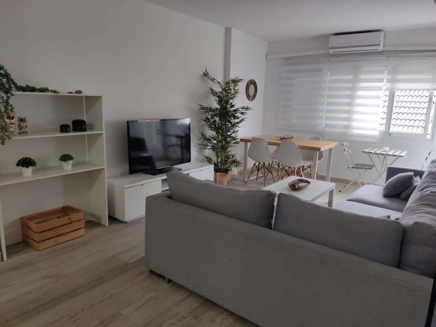 IT IS NOT A LONG SEASON. FOR RENT FROM 01/09/2024 - 30/06/2025 BEAUTIFUL APARTMENT ON THE 1ST LINE OF THE BEACH IN FUENGIROLA