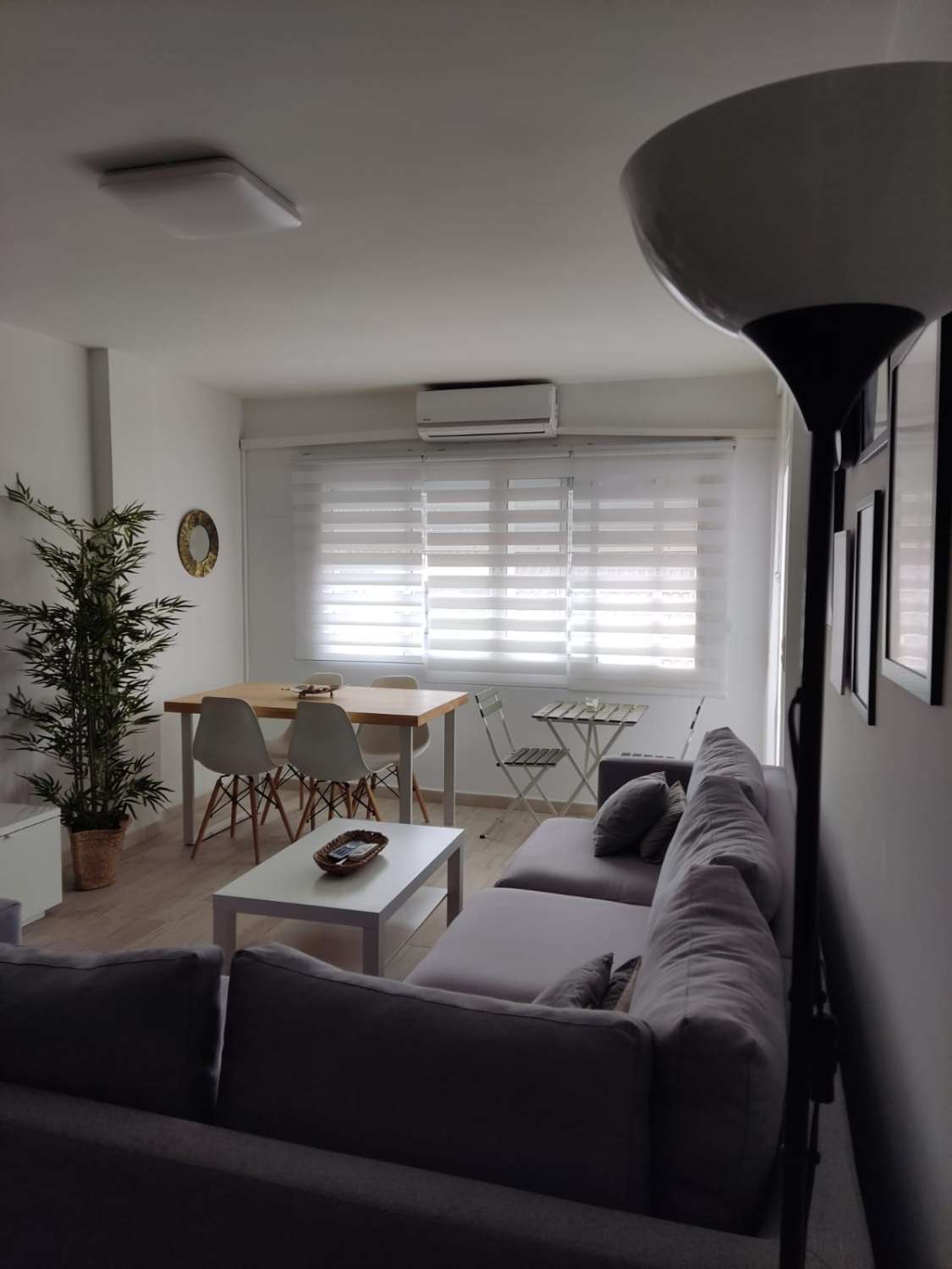 IT IS NOT A LONG SEASON. FOR RENT FROM 01/09/2024 - 30/06/2025 BEAUTIFUL APARTMENT ON THE 1ST LINE OF THE BEACH IN FUENGIROLA