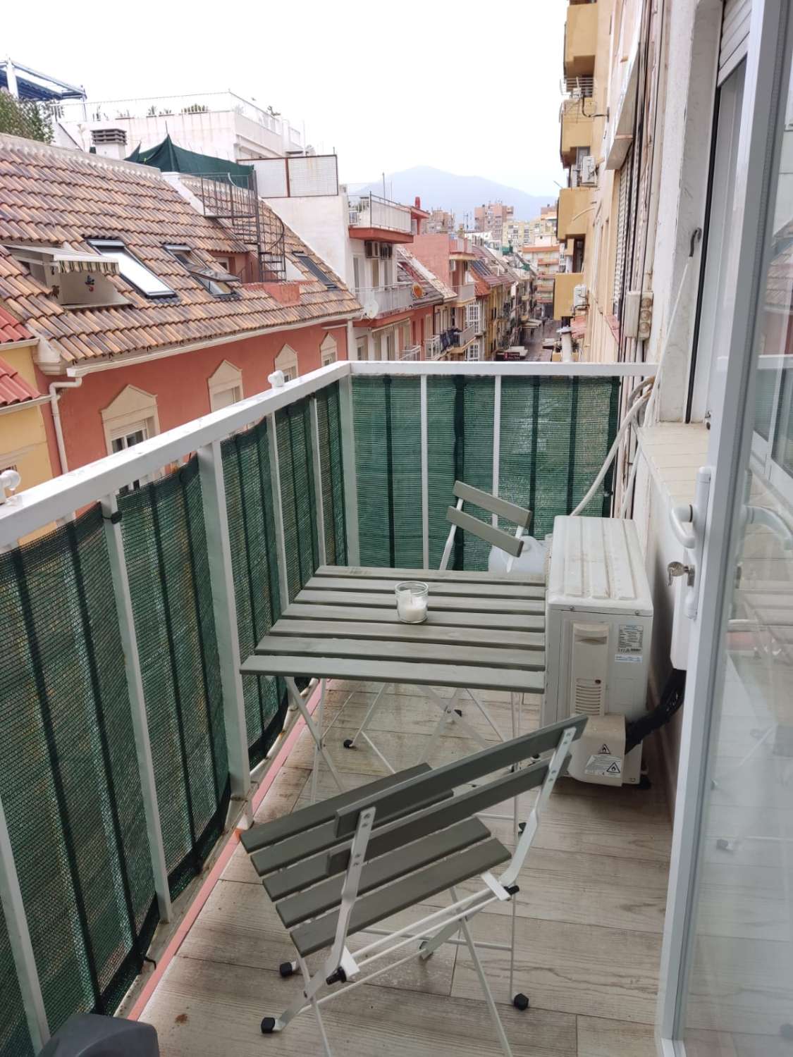 IT IS NOT A LONG SEASON. FOR RENT FROM 01/09/2024 - 30/06/2025 BEAUTIFUL APARTMENT ON THE 1ST LINE OF THE BEACH IN FUENGIROLA