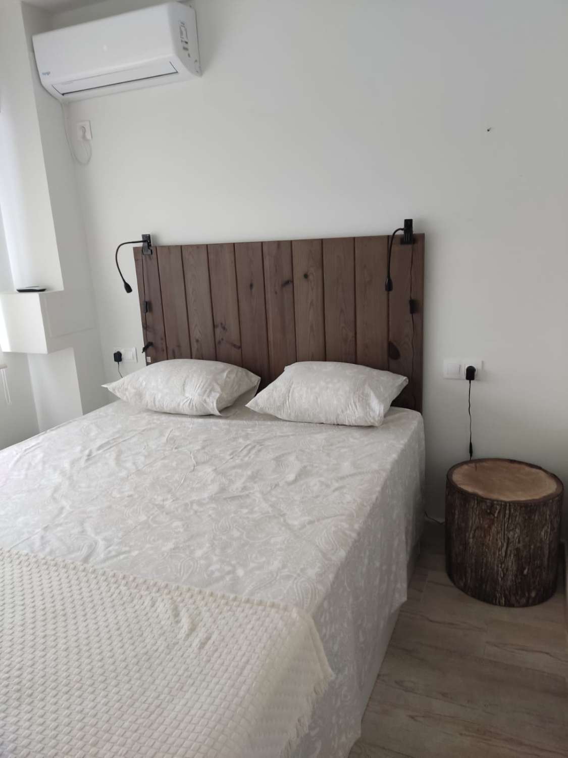 IT IS NOT A LONG SEASON. FOR RENT FROM 01/09/2024 - 30/06/2025 BEAUTIFUL APARTMENT ON THE 1ST LINE OF THE BEACH IN FUENGIROLA
