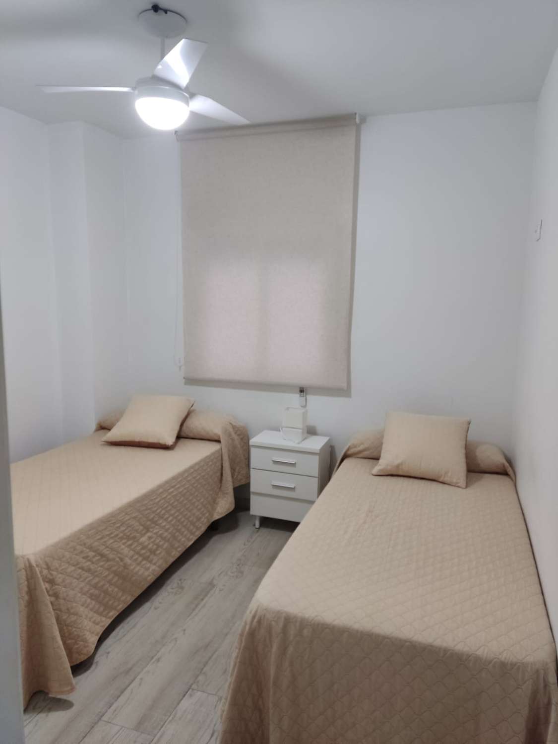 IT IS NOT A LONG SEASON. FOR RENT FROM 01/09/2024 - 30/06/2025 BEAUTIFUL APARTMENT ON THE 1ST LINE OF THE BEACH IN FUENGIROLA