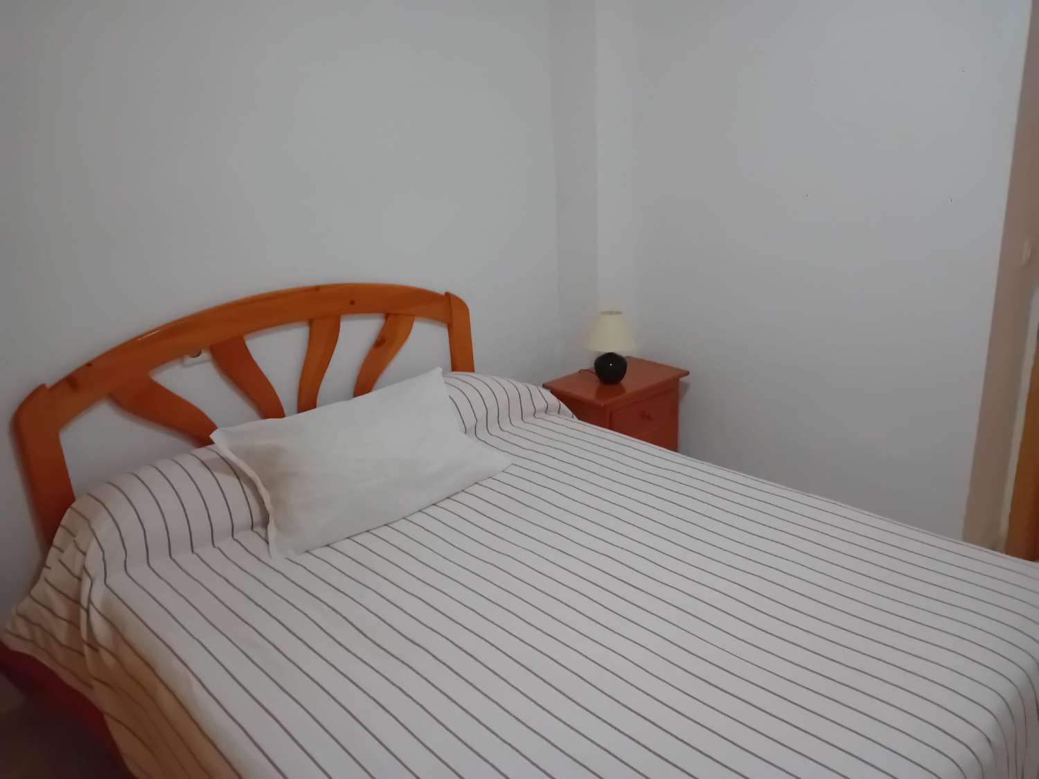 MEZZA STAGIONE. AFFITTATO DAL 1.9.25 AL 30.6.26 NEL CENTRO DI FUENGIROLA VICINO ALLA SPIAGGIA