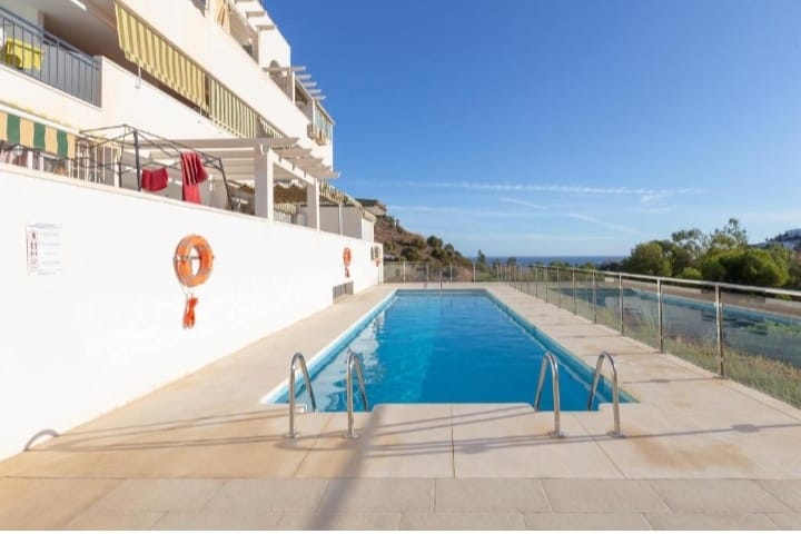 MID-SEASON It is rented from 27/09/2023 -30/6/2024 and LONG TERM FROM 27/09/2023 beautiful apartment with sea views in Benalmádena