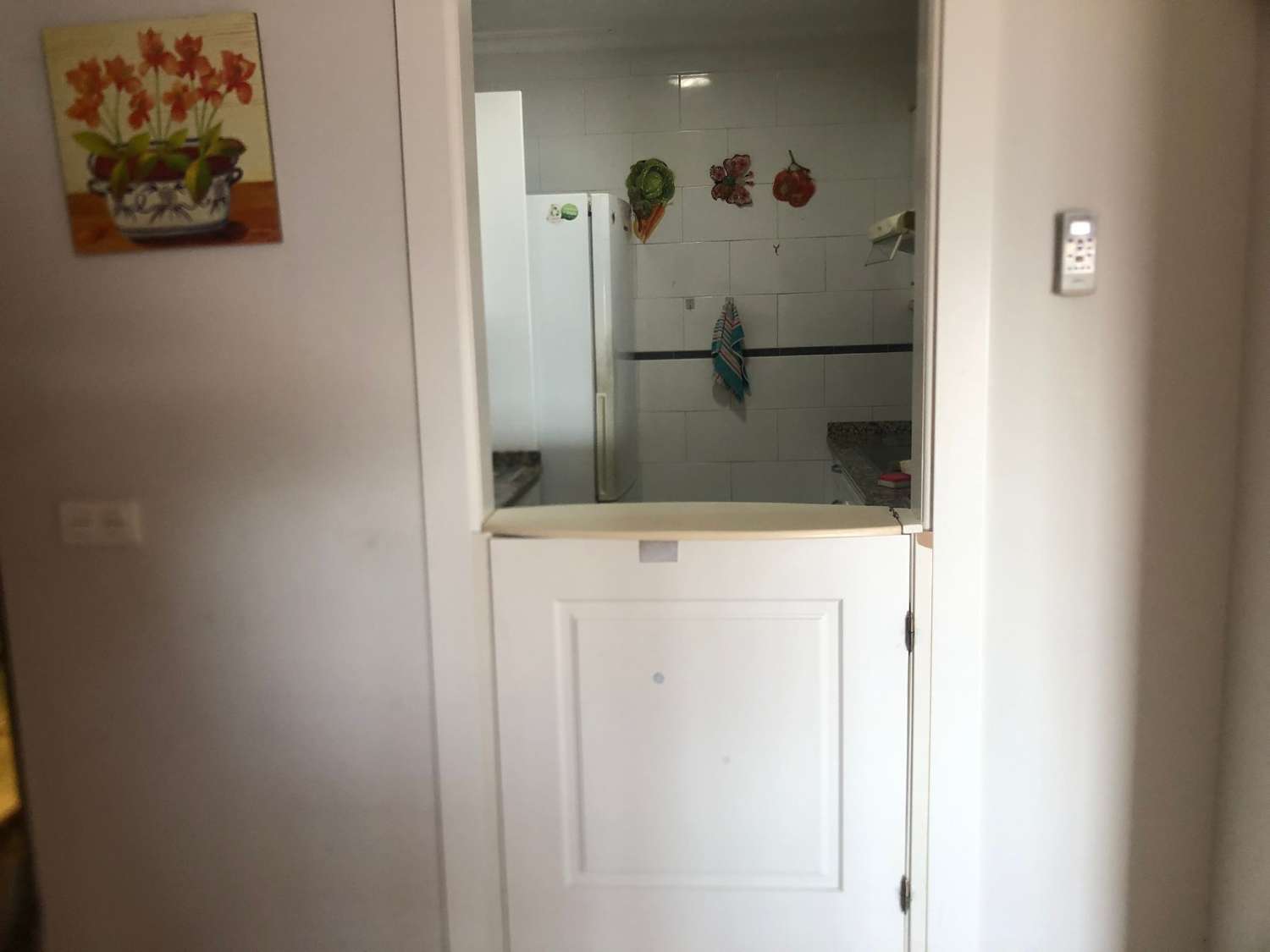MIDDELLANGE TERMIJN VERHUUR VAN 01.09.25 -30.6.26 PRACHTIG APPARTEMENT MET UITZICHT OP ZEE OP DE 1E LIJN VAN HET STRAND IN BENALMDENA