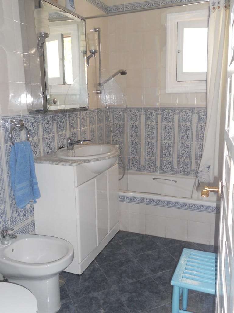 SE VENDE MAGNIFICA VILLA EN  URBANIZACION SOLYMART (BENALMADENA)