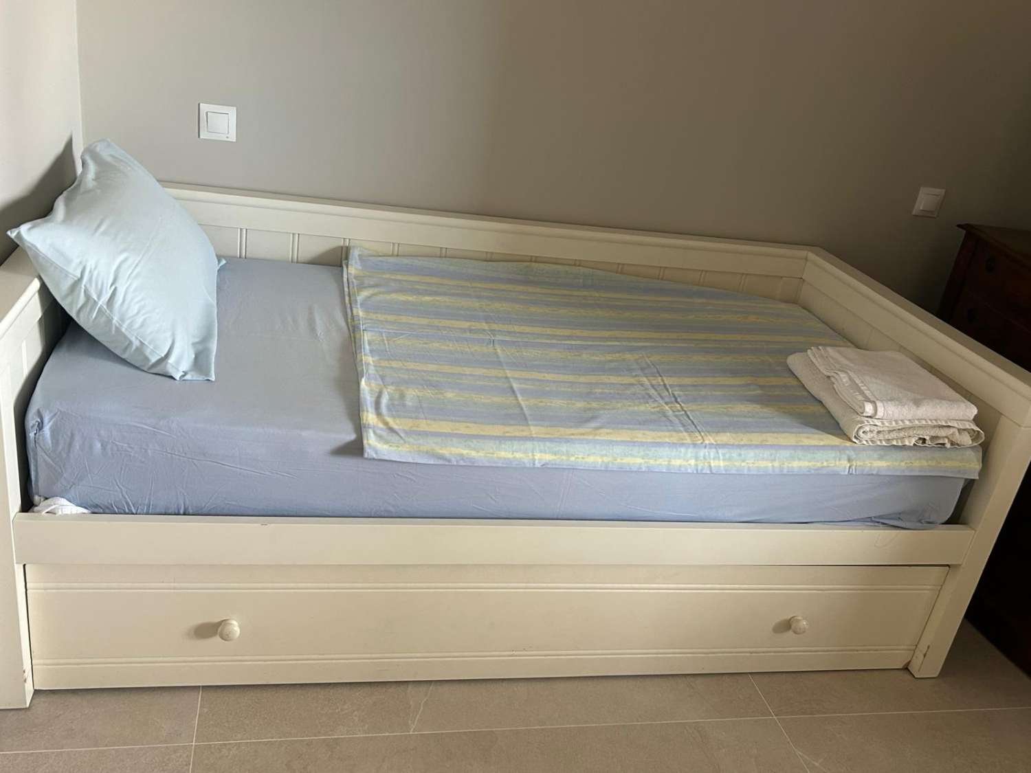 HALF SEIZOEN. TE HUUR VAN 1.10.25-30.6.26 PRACHTIG APPARTEMENT MET UITZICHT OP ZEE OP DE 1E LIJN VAN HET STRAND IN PLAYAMAR (TORREMOLINOS)