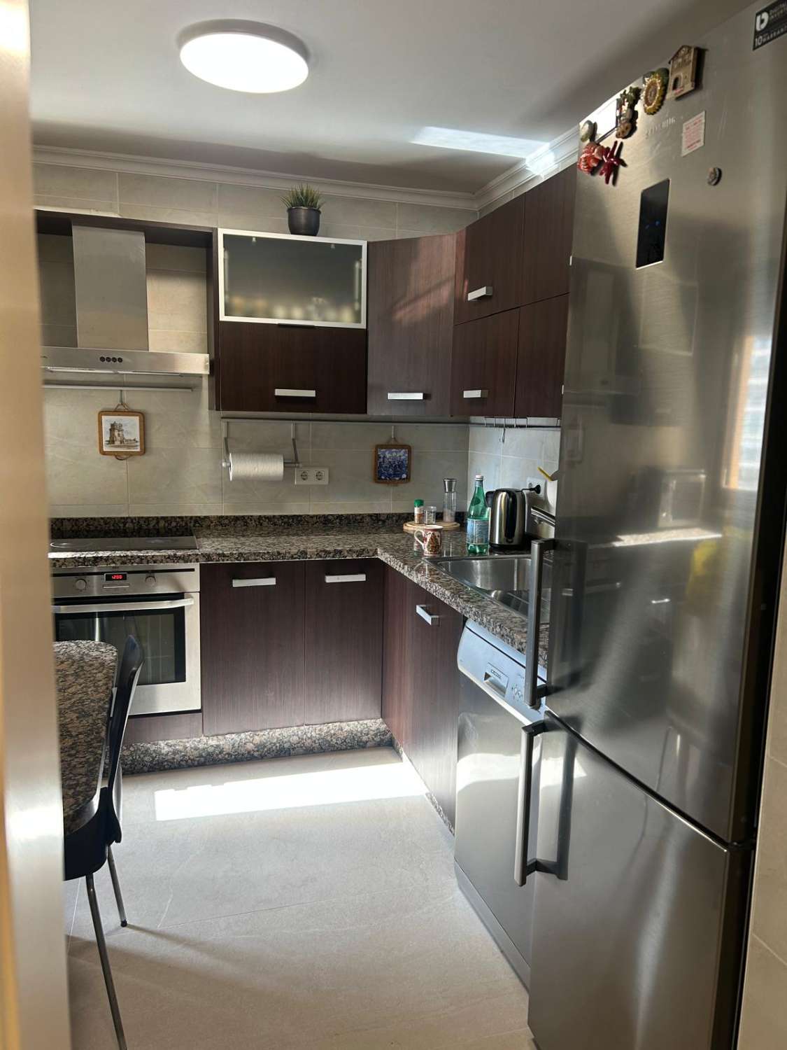 HALF SEIZOEN. TE HUUR VAN 1.10.25-30.6.26 PRACHTIG APPARTEMENT MET UITZICHT OP ZEE OP DE 1E LIJN VAN HET STRAND IN PLAYAMAR (TORREMOLINOS)