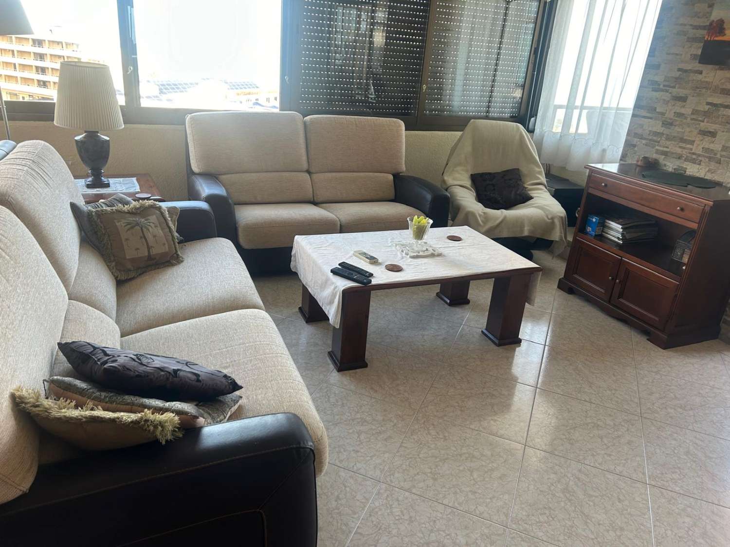 HALF SEIZOEN. TE HUUR VAN 1.10.25-30.6.26 PRACHTIG APPARTEMENT MET UITZICHT OP ZEE OP DE 1E LIJN VAN HET STRAND IN PLAYAMAR (TORREMOLINOS)