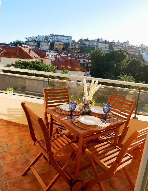 HALF SEASON. FOR RENT FROM 01.09.25 - 30/12/2025 AND from 01/03/26 - 30/06/26 NICE APARTMENT IN BENALMADENA