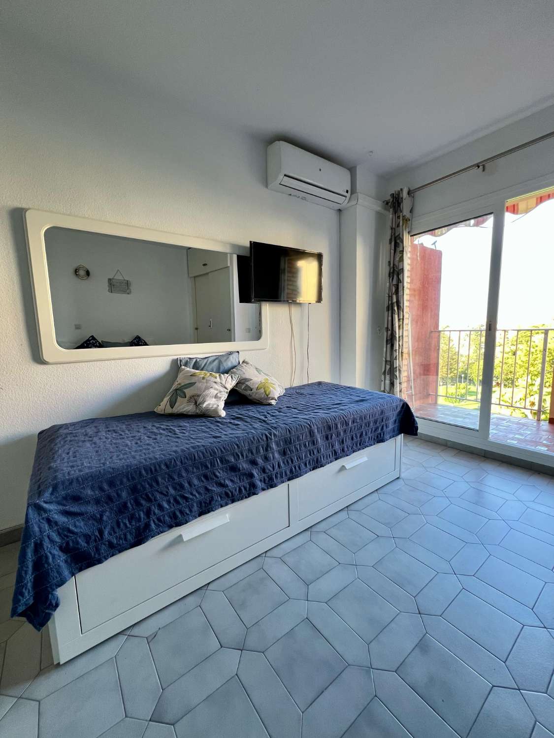 MEZZA STAGIONE. IN AFFITTO DAL 16.09.24-30.6.25 GRAZIOSO MONOLOCALE A BENALMADENA